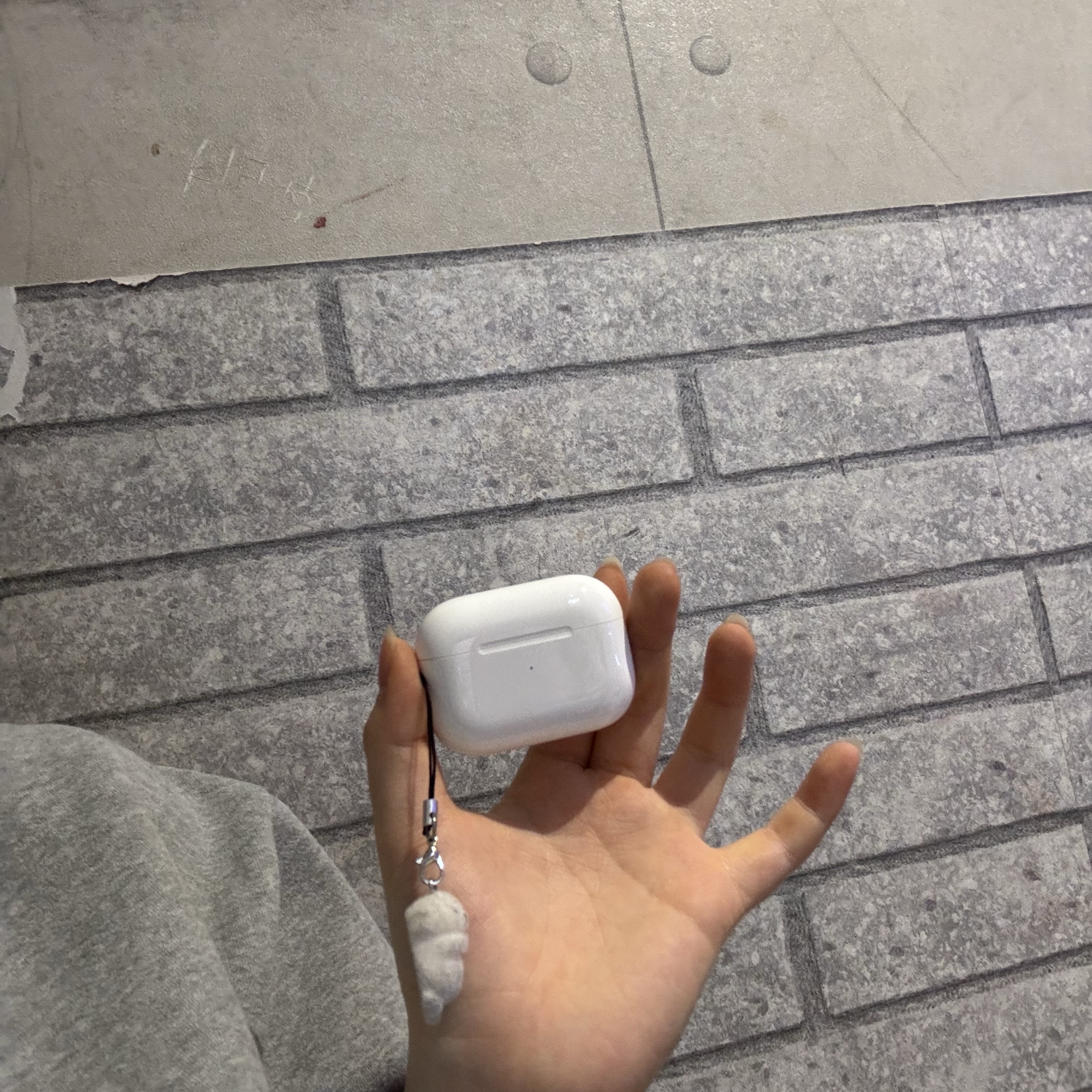Apple Airpods Pro 2nd Gen with MagSafe Charging Case USB C (Korean Ver.) 착용 스타일