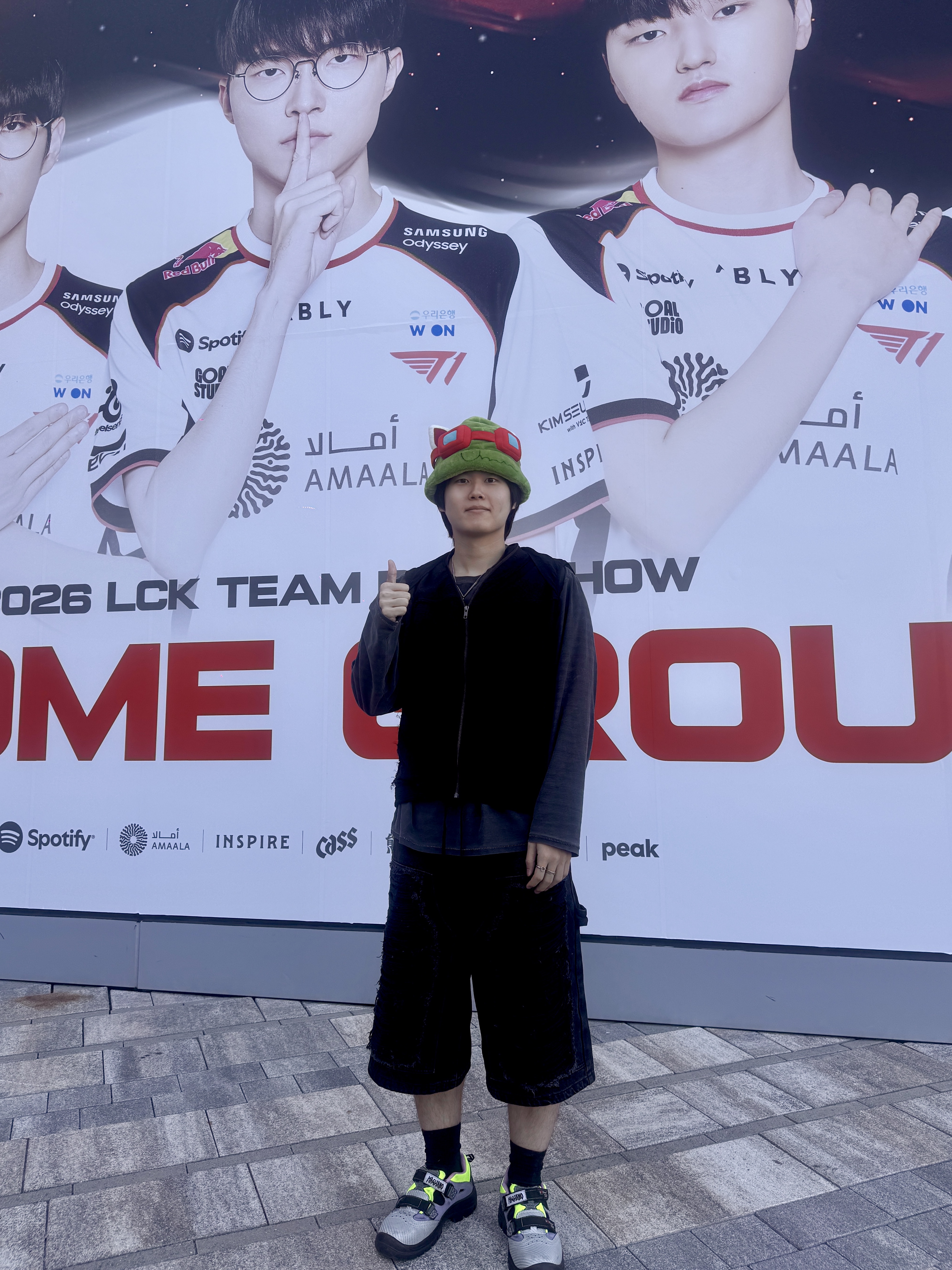 [KREAM 단독] NOMANUAL Destroyed Bermuda Pants Washed Black, Magliano x Upower Scandy Rave Megamix 착용 스타일 - 4