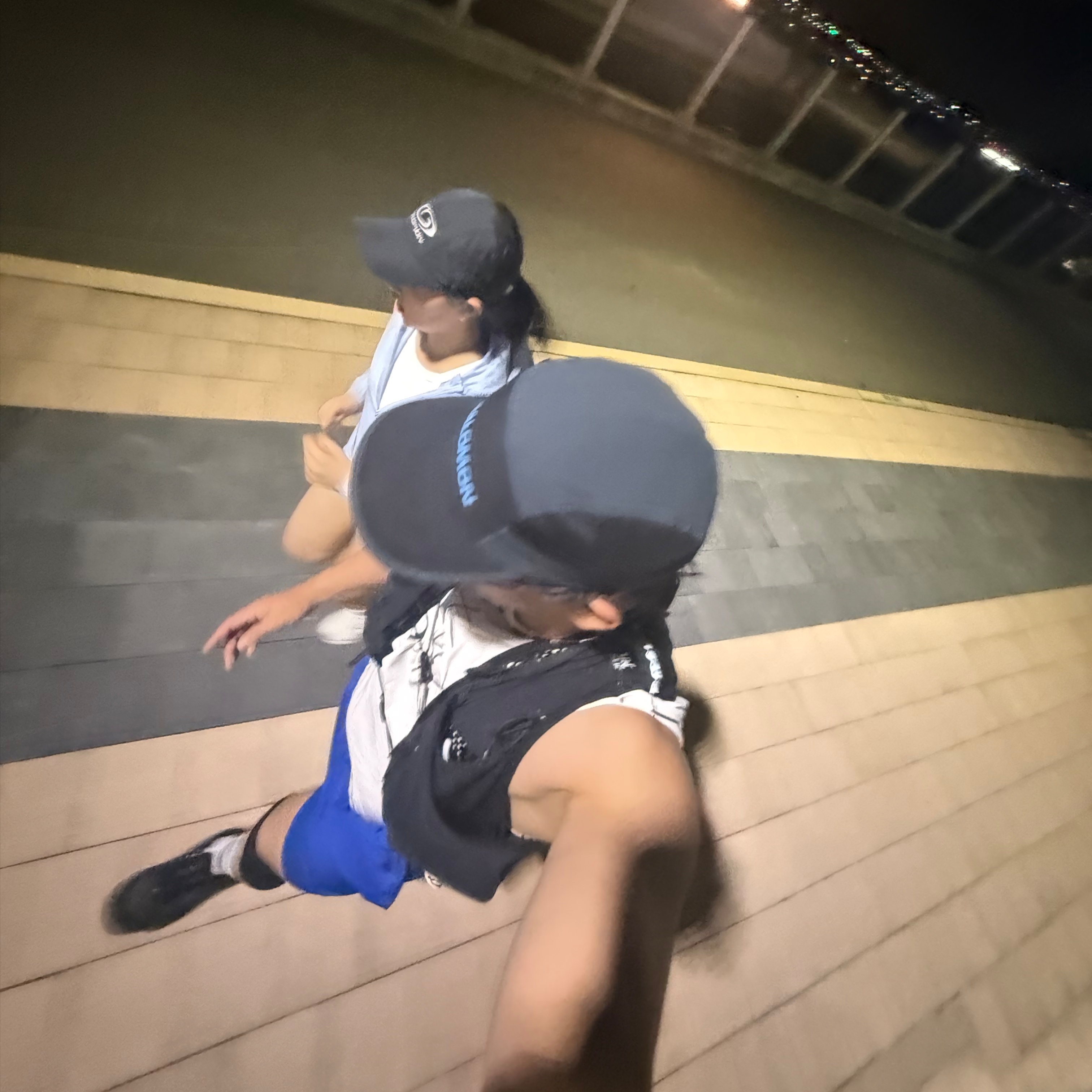 Salomon Tempos Block Cap Black, Nike Dri-Fit Stride 5 Inch Brief Lined Running Shorts Game Royal - Asia 착용 스타일 - 2