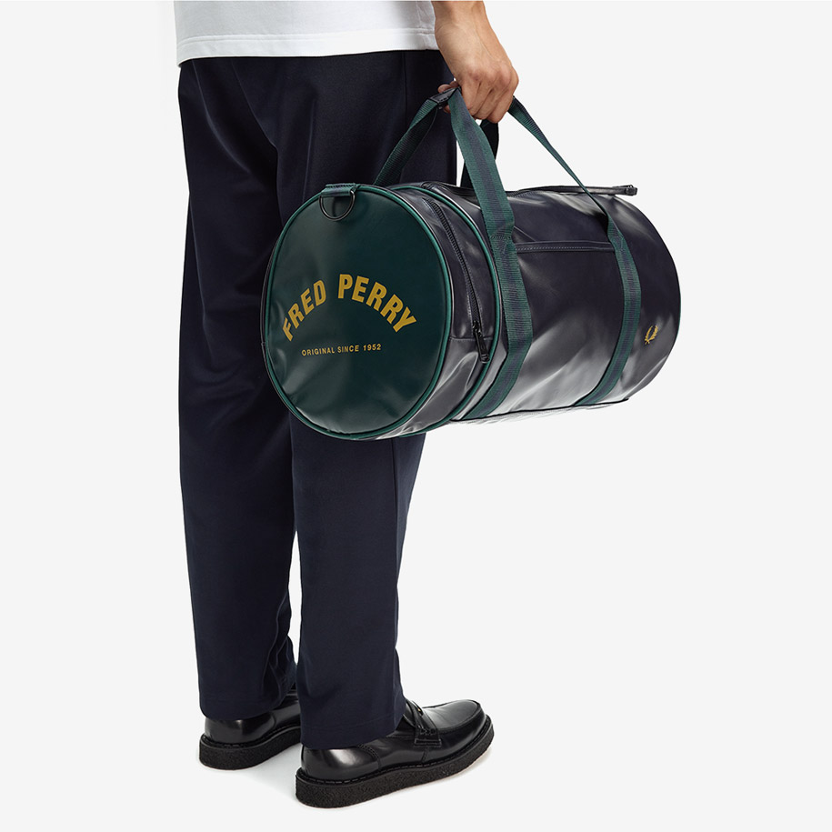 프레드페리 클래식 배럴 백 네이비 그래스루츠(Fred Perry Classic Barrel Bag Navy Grassroots) - 4