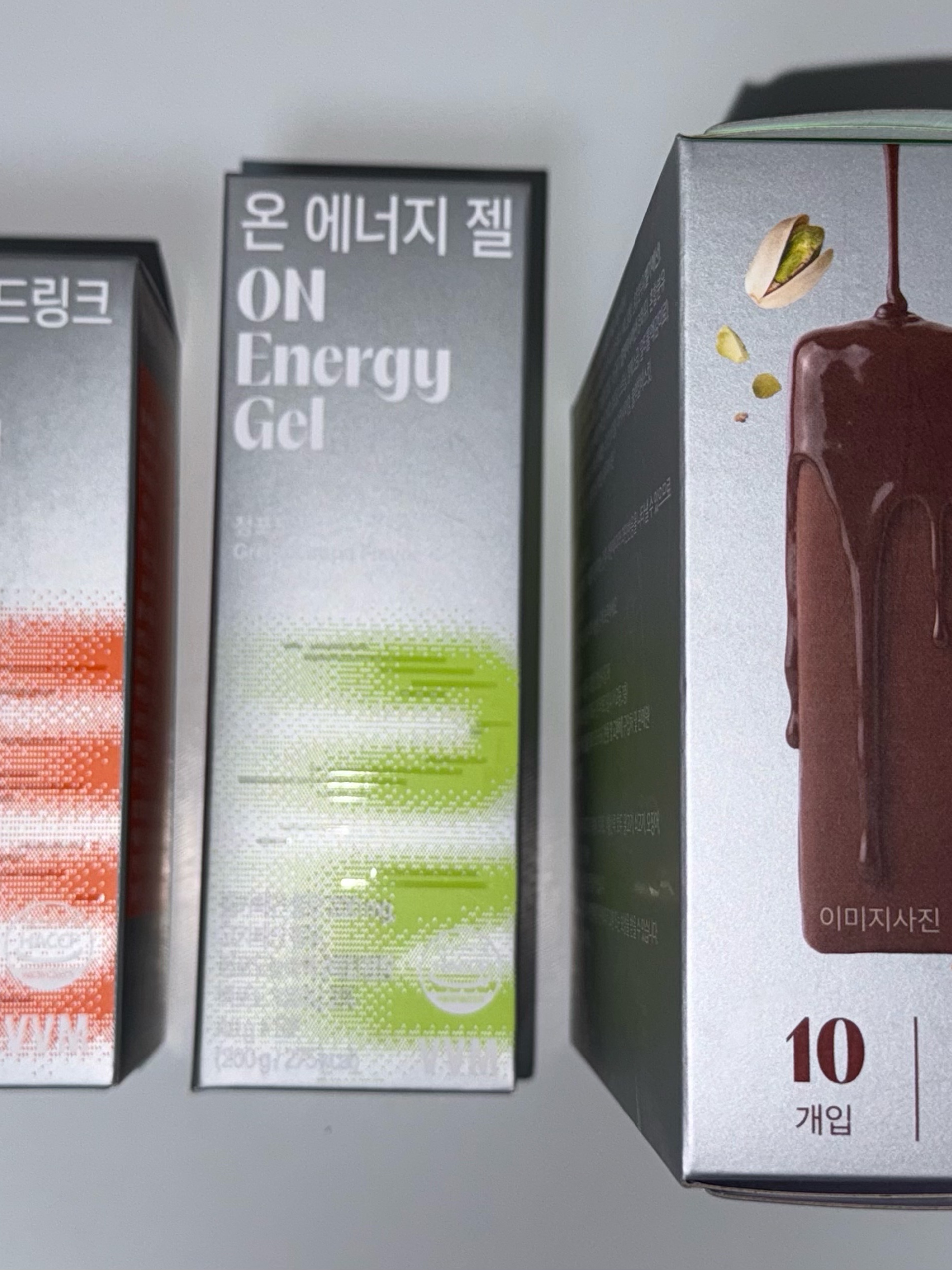 [KREAM 단독] runwhither Mesh Cap Red, [KREAM 단독] VVM ON,UP,IN Energy 3set 착용 스타일 - 6