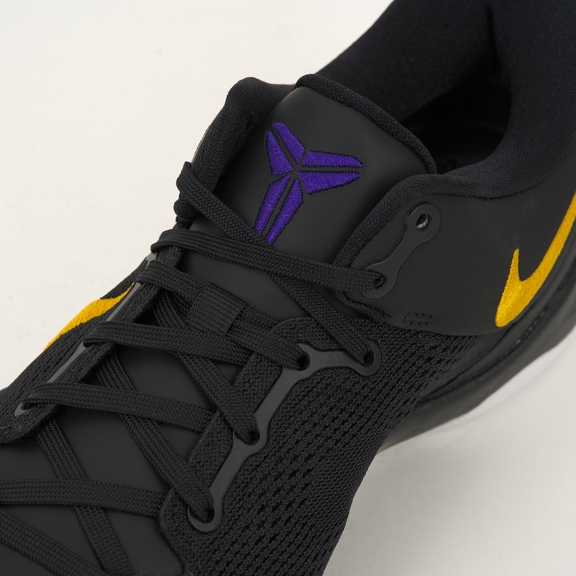 나이키 코비 8 프로트로 블랙 앤 유니버시티 골드(Nike Kobe 8 Protro Black and University Gold) - 7