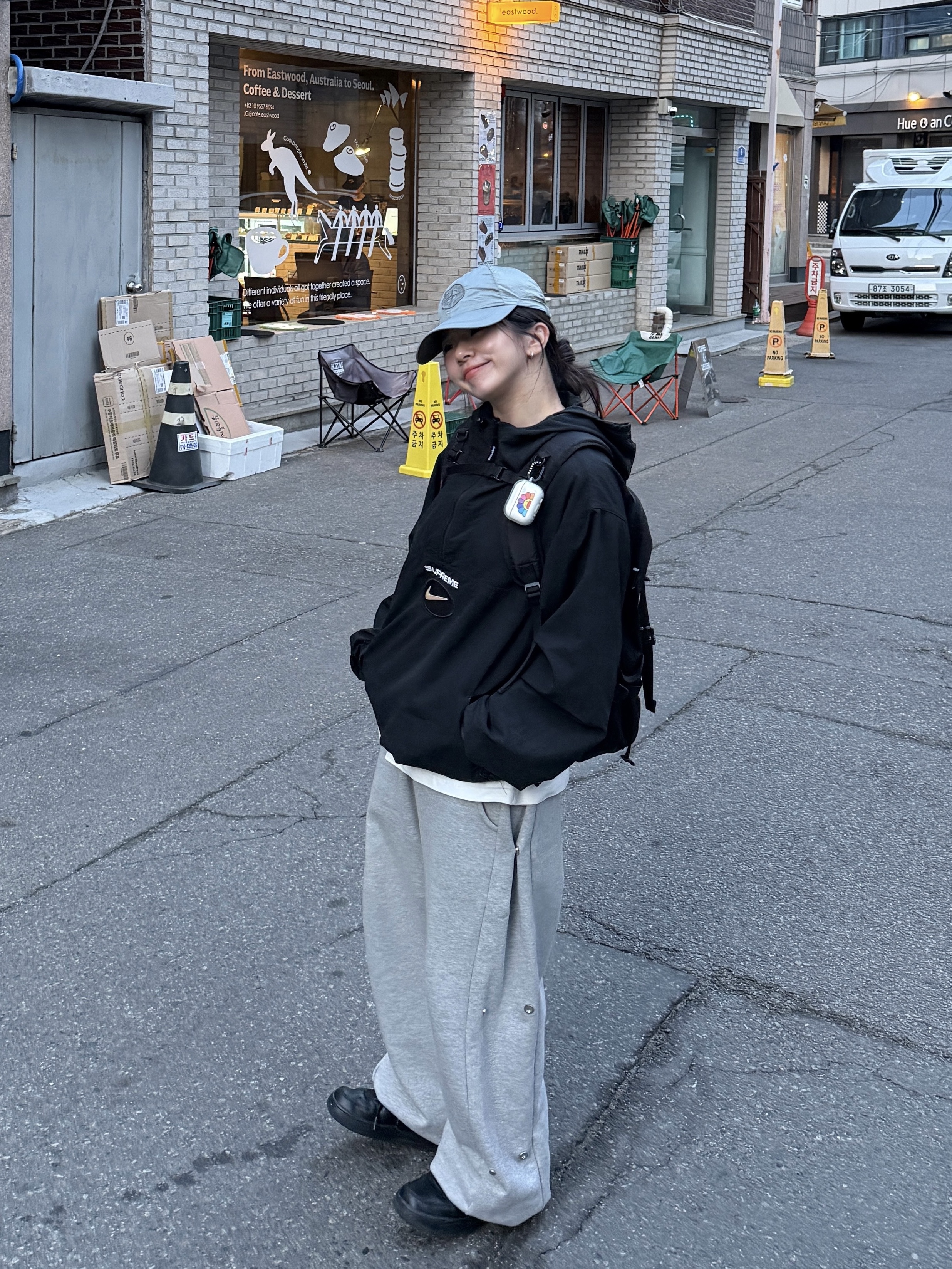 MJD Side Snap Wide C/P Heavy Sweat Pants Melange Grey, Stone Island 9100011 Nylon Metal in Econyl Baseball Cap with Drawcord Compass Embroidery Sky Blue - 25FW 착용 스타일 - 1