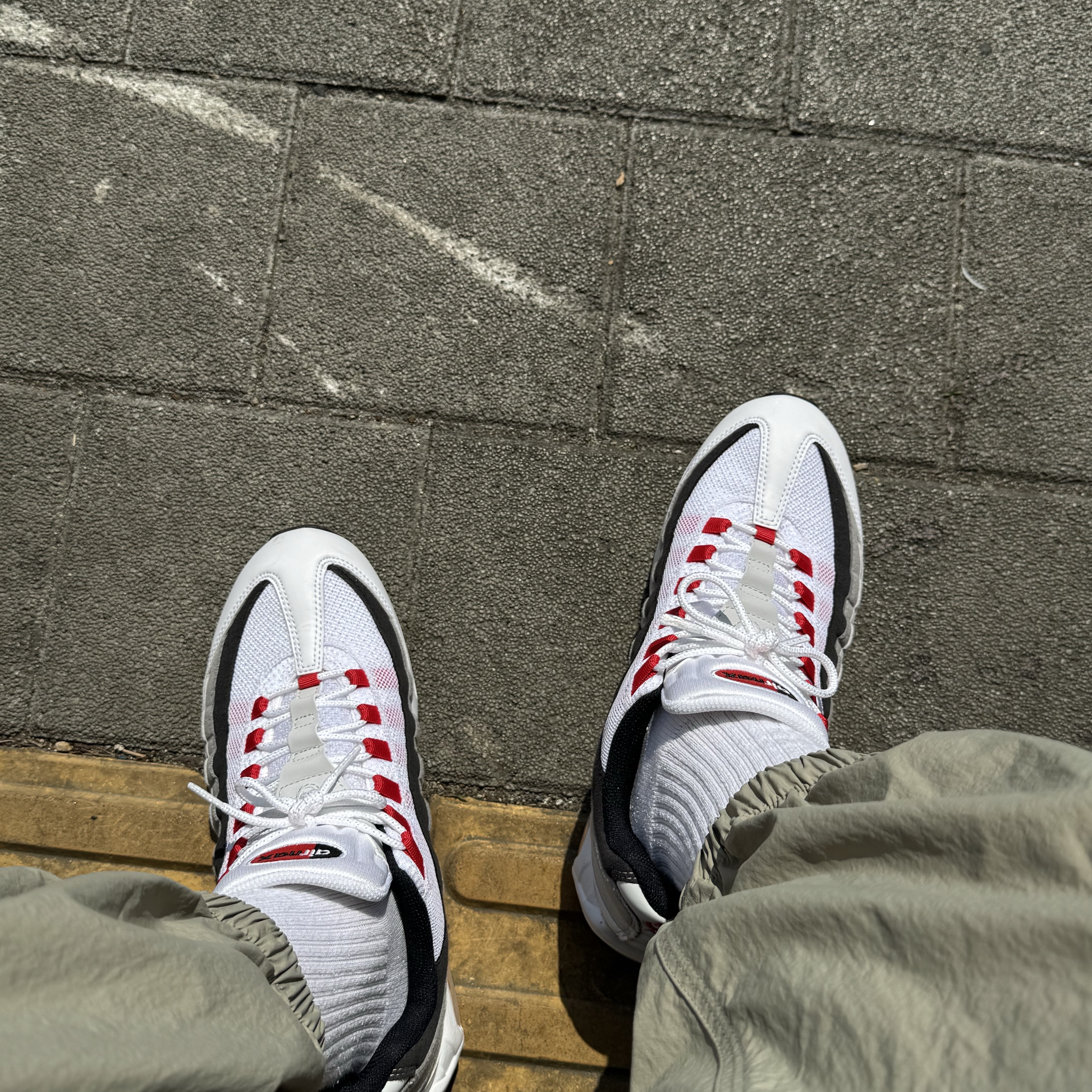 Nike Air Max 95 Big Bubble Comet Red 착용 스타일