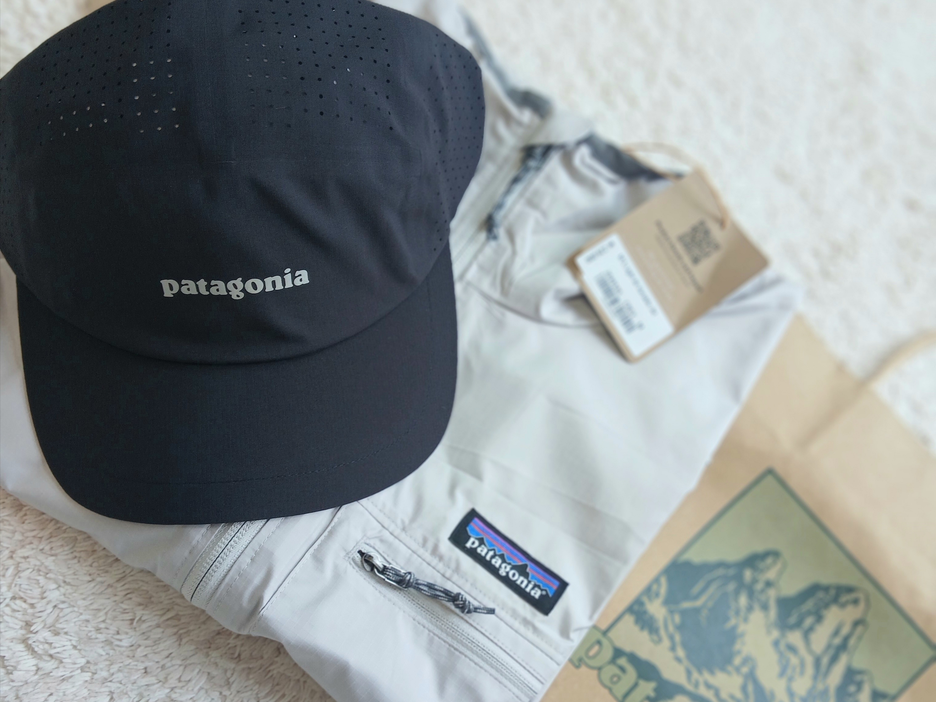 Patagonia Light Variable Jacket Crisp Grey, Patagonia Ultralightweight Ridge Hat Black 착용 스타일 - 4