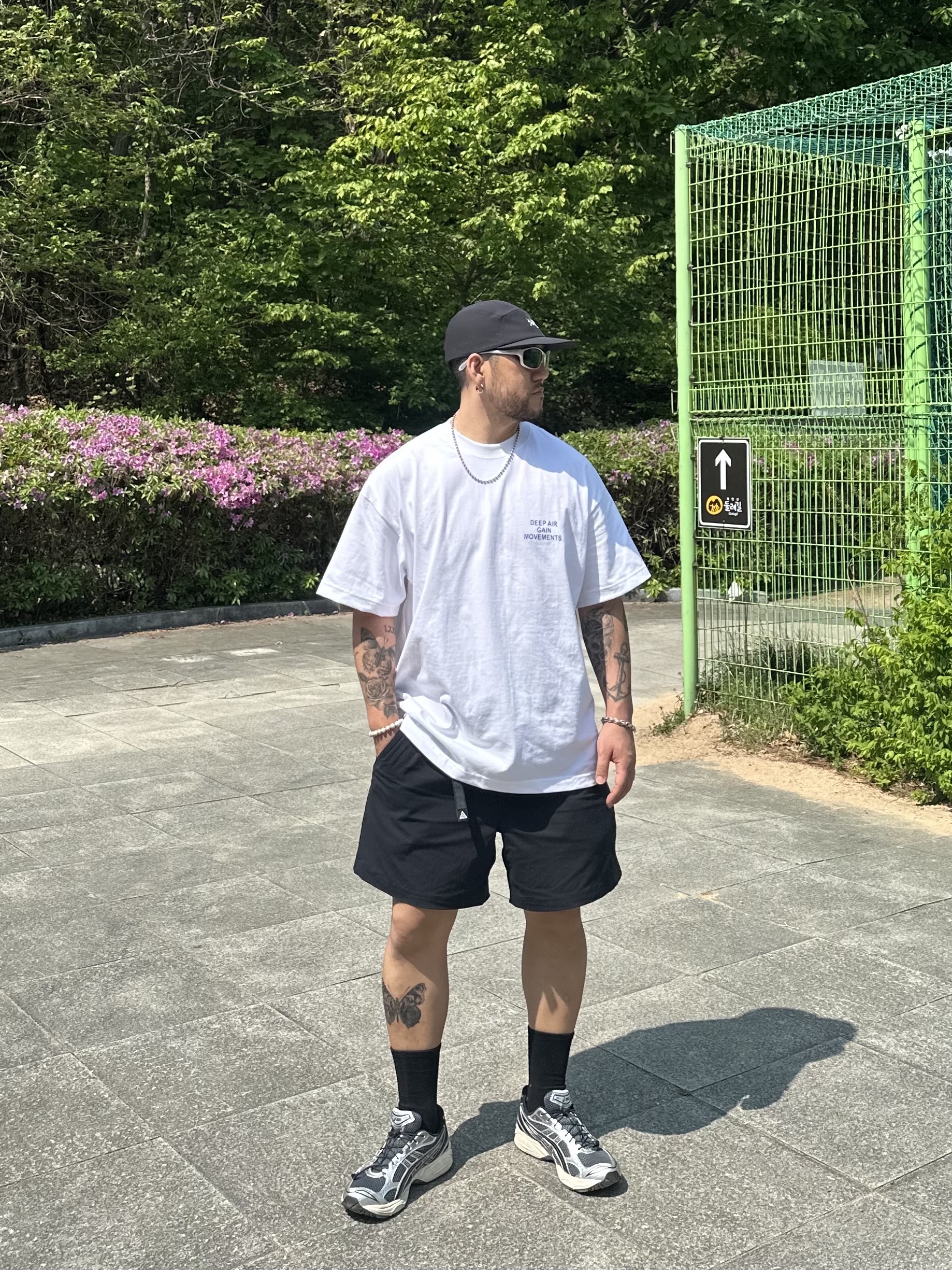 Nike ACG Hiking Shorts Black - Asia, Arc'teryx Gamma 5 Panel Cap Black Arctic Silk 착용 스타일 - 1