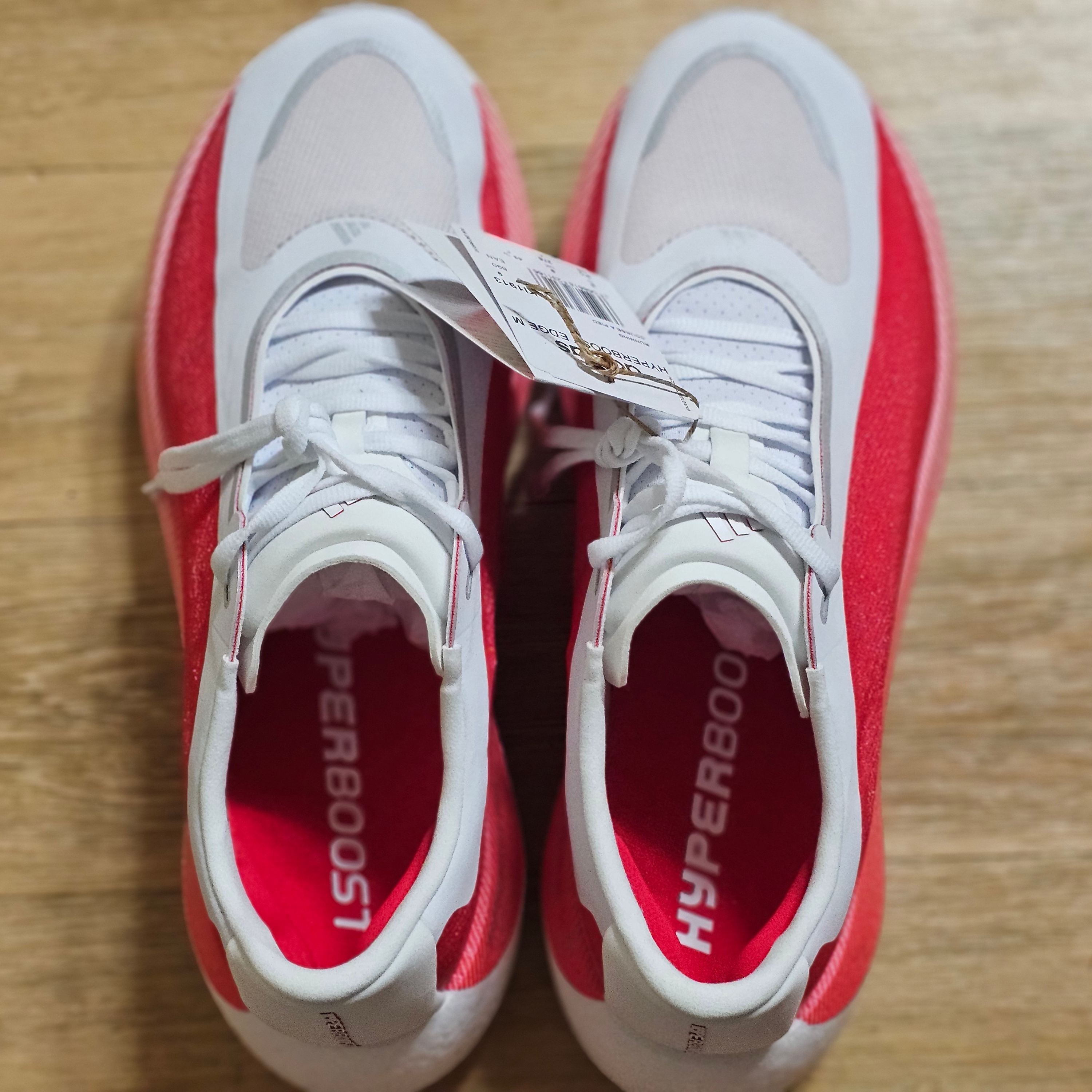 Adidas Hyperboost Edge Cloud White Pure Ruby 착용 스타일 - 2