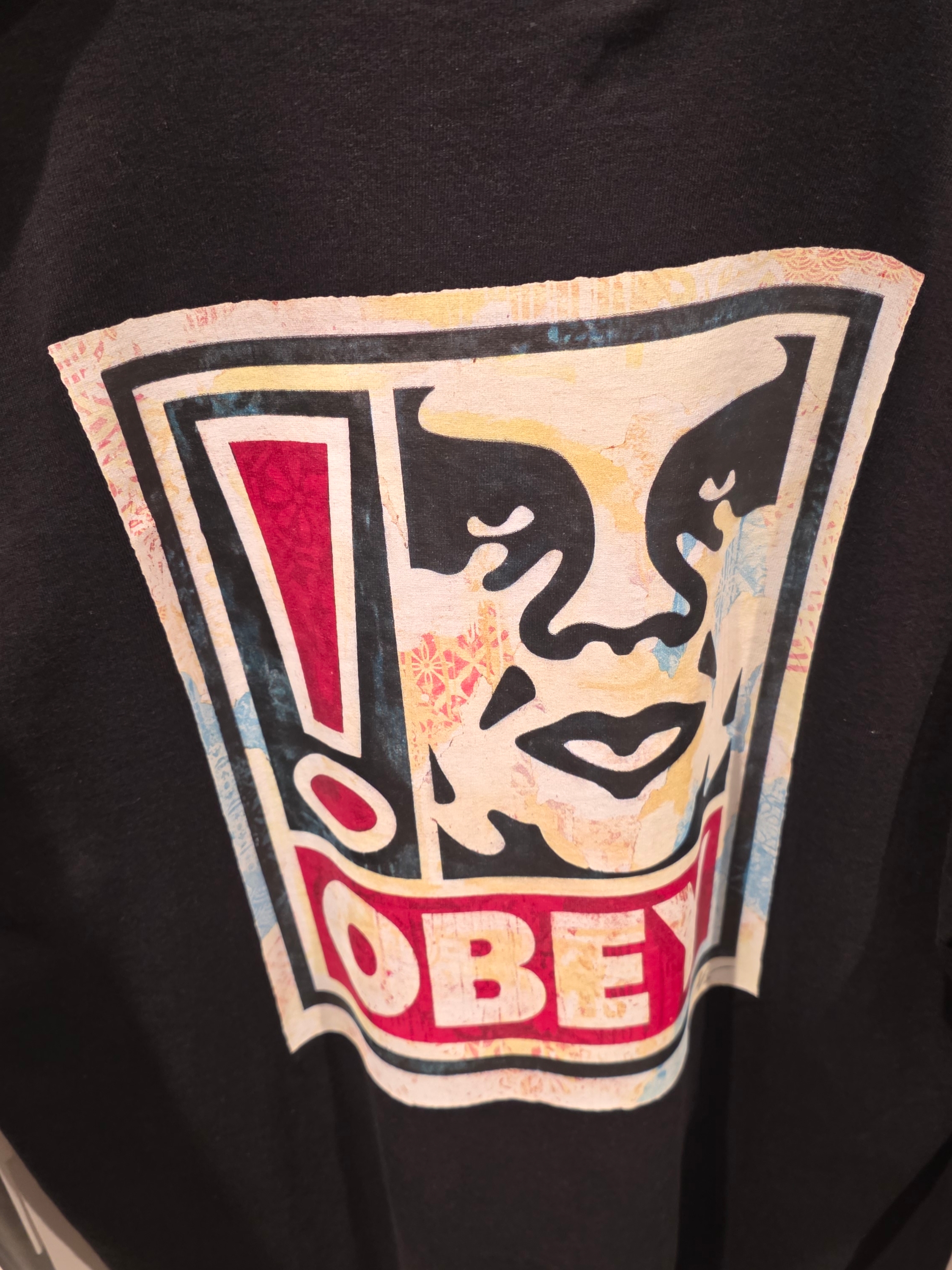 Obey Exclamation Classic T-Shirt Black 착용 스타일 - 1