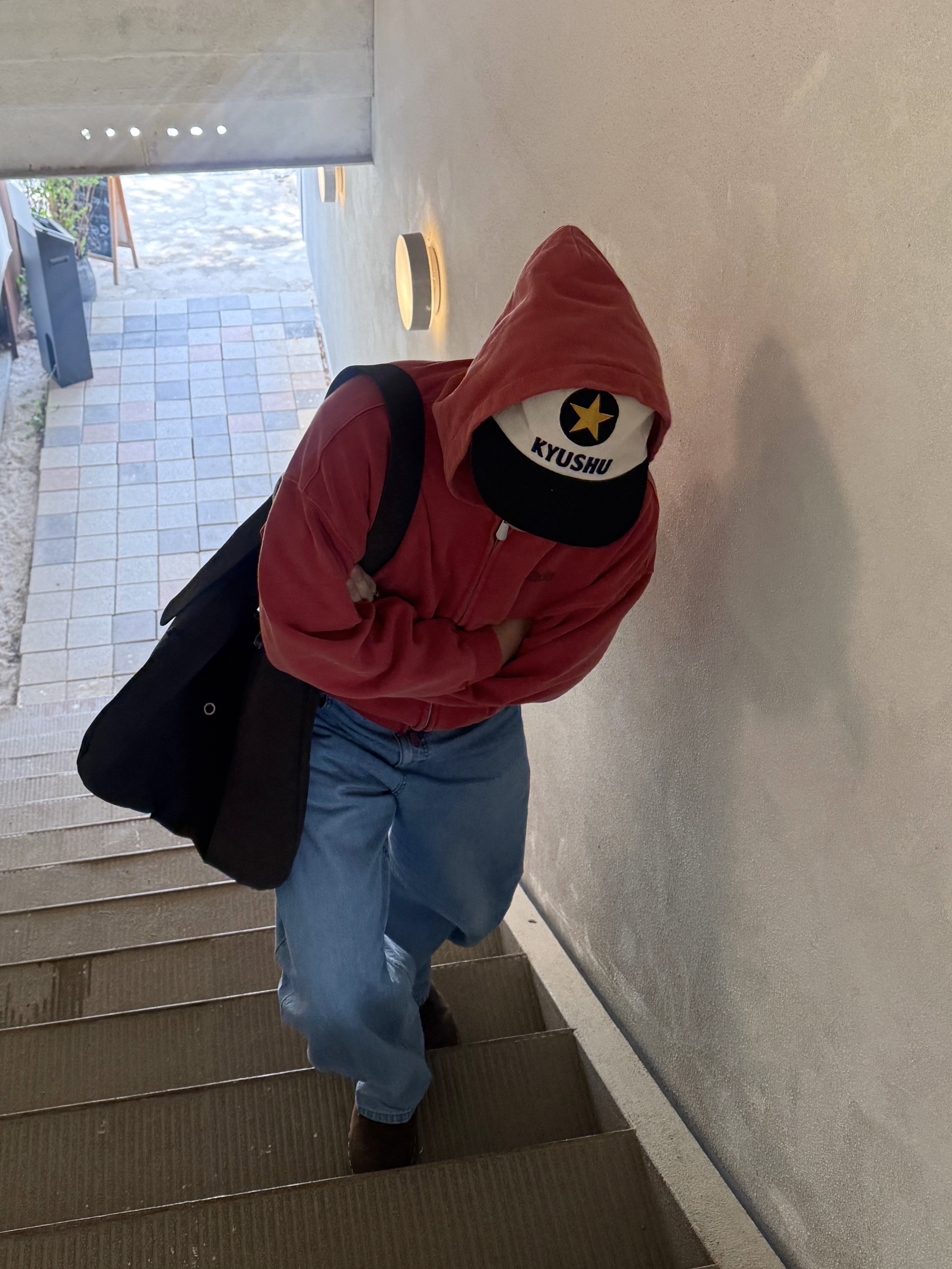Suade Cropped Washed Hood Zip Up Red, Aoiro KYUSHU Star ビール Cap 착용 스타일 - 1