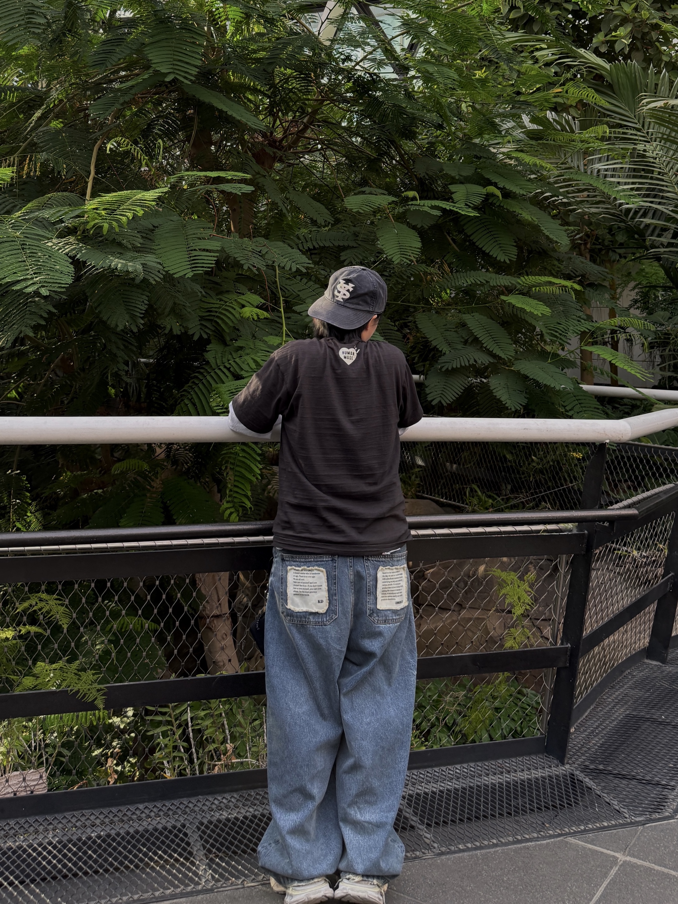 Human Made Graphic T-Shirt Black, Balenciaga 3XL Sneakers Light Beige 착용 스타일 - 1