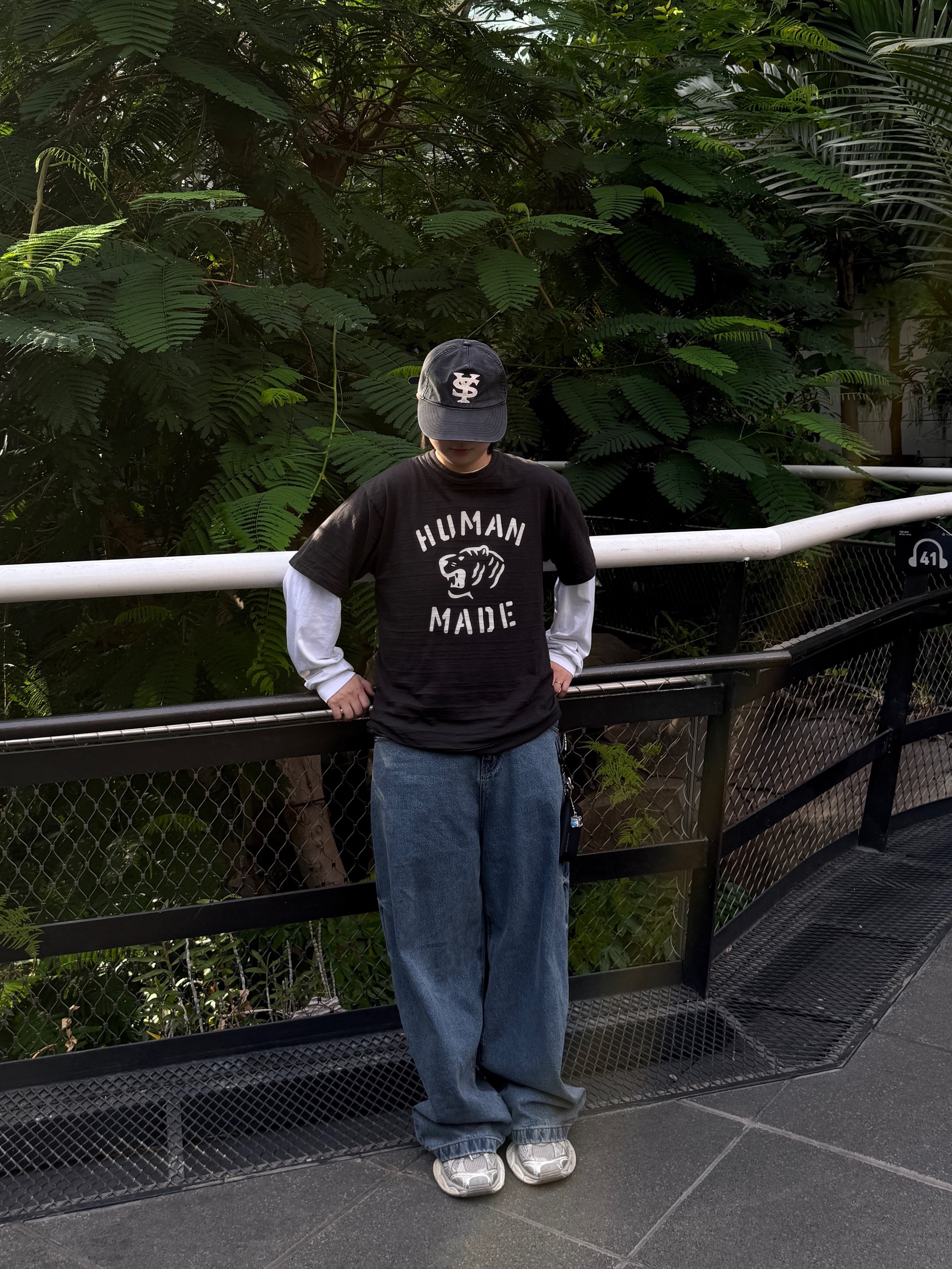 Human Made Graphic T-Shirt Black, Balenciaga 3XL Sneakers Light Beige 착용 스타일 - 2
