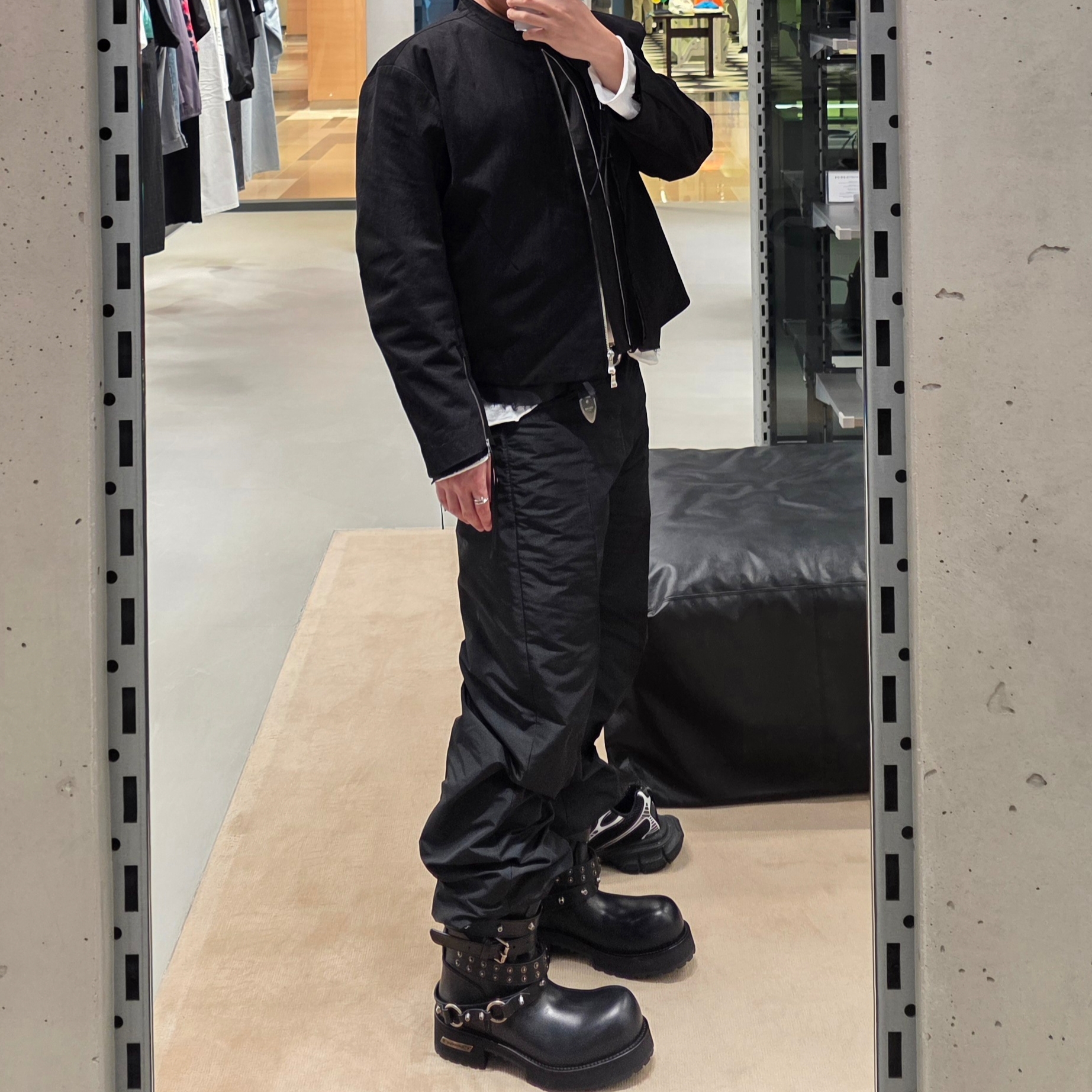 Balenciaga Venom High Boot Black, (W) Balenciaga Venom Boot Black 착용 스타일