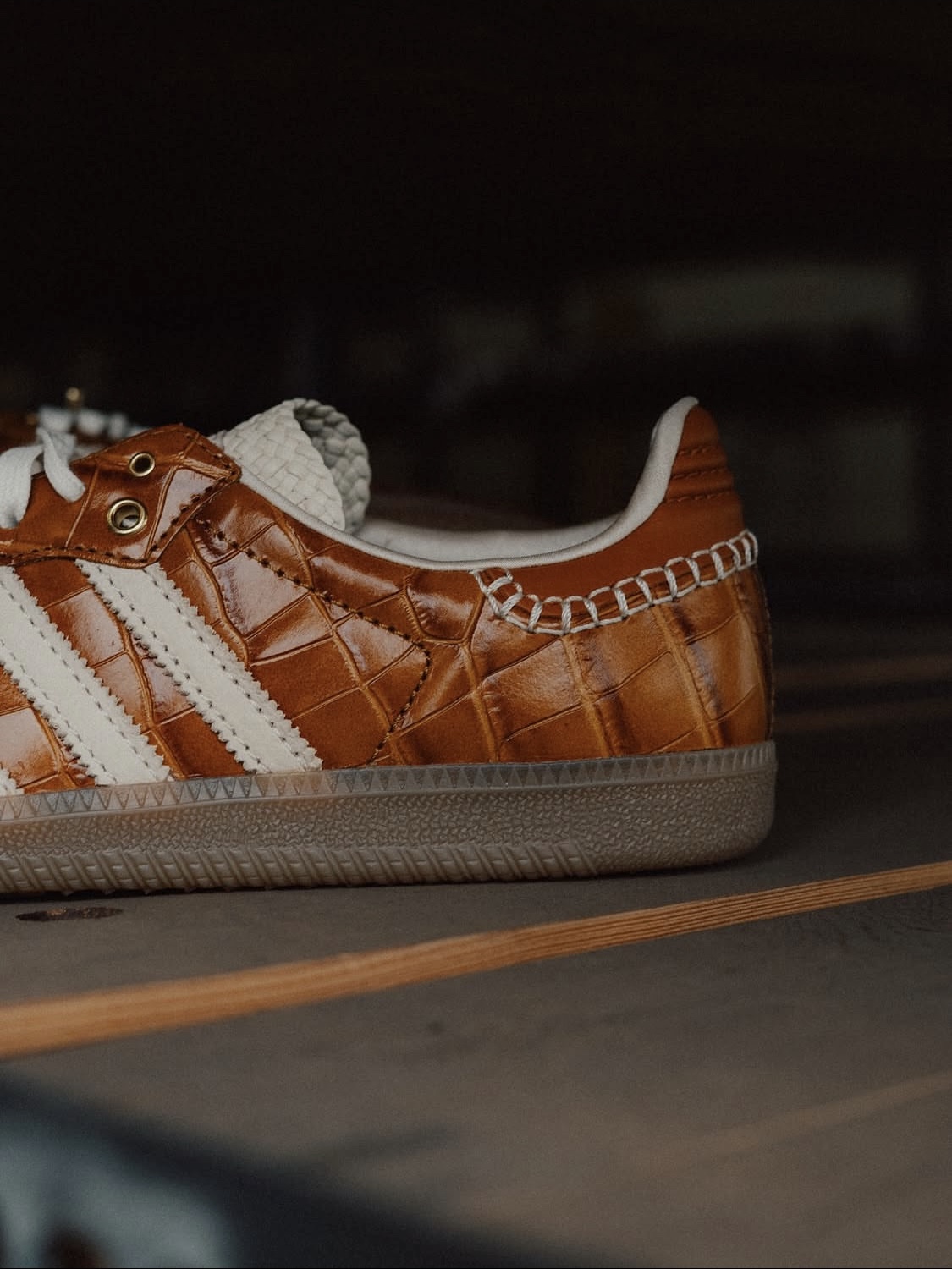 Adidas x Wales Bonner Samba Brown White 착용 스타일 - 7