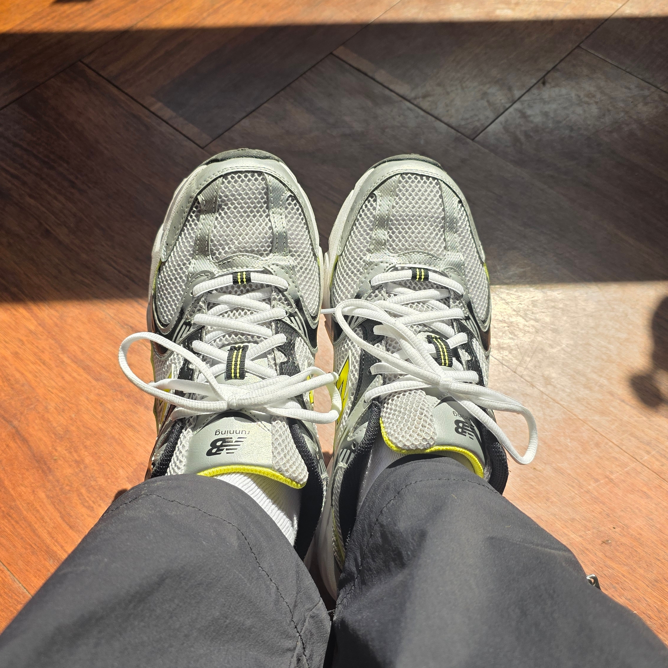 New Balance 530 Silver 착용 스타일