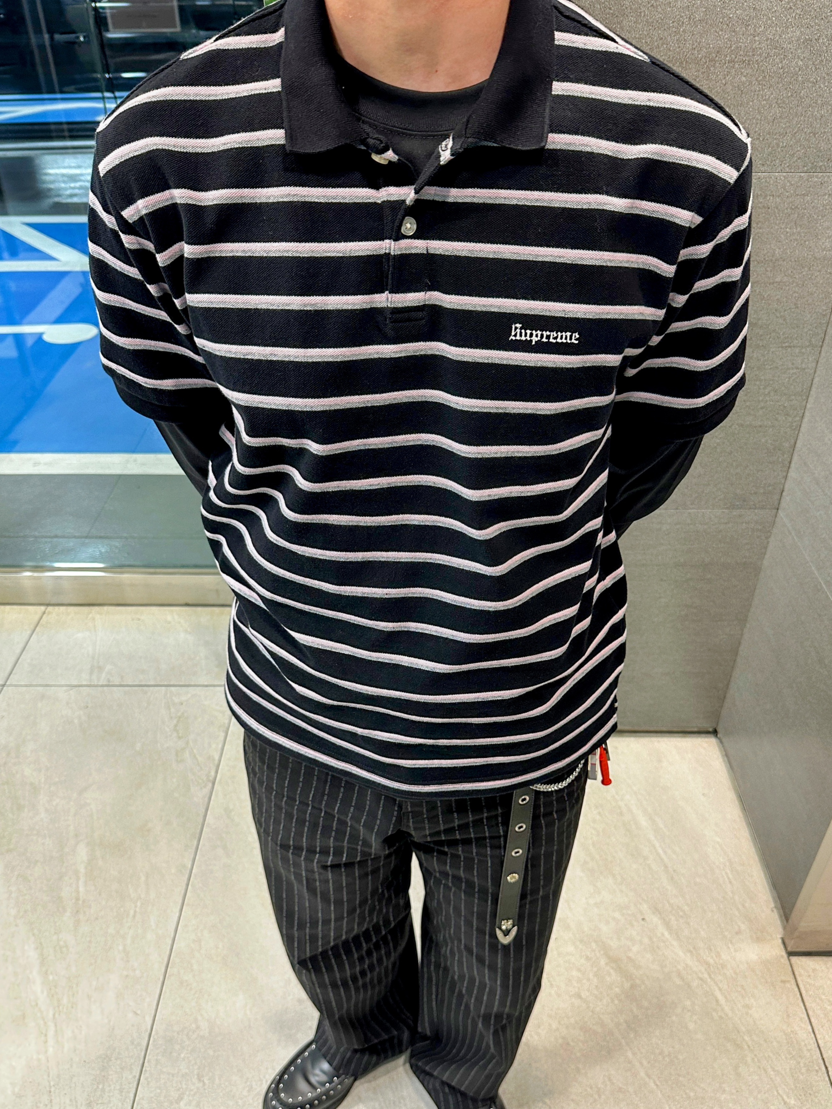 Supreme Washed Stripe Polo Black - 26SS 착용 스타일
