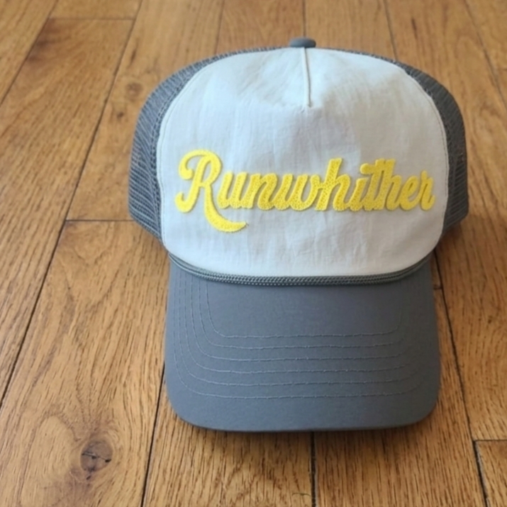[KREAM 단독] runwhither Trucker Cap Yellow Khaki 착용 스타일
