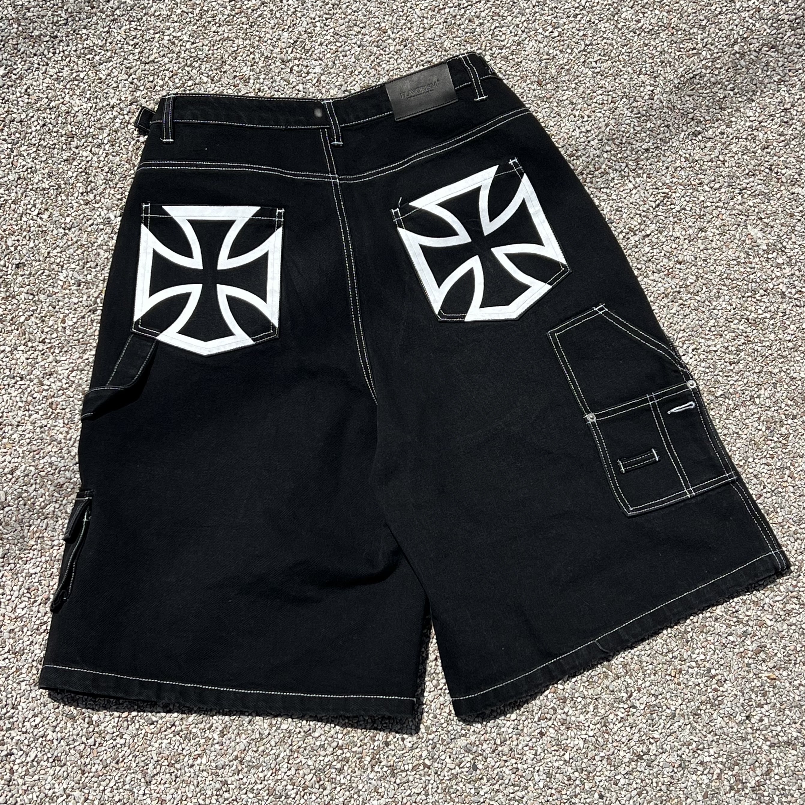 [KREAM 단독] Flavorism Carpenter Bermuda Denim Pants Black 착용 스타일 - 10