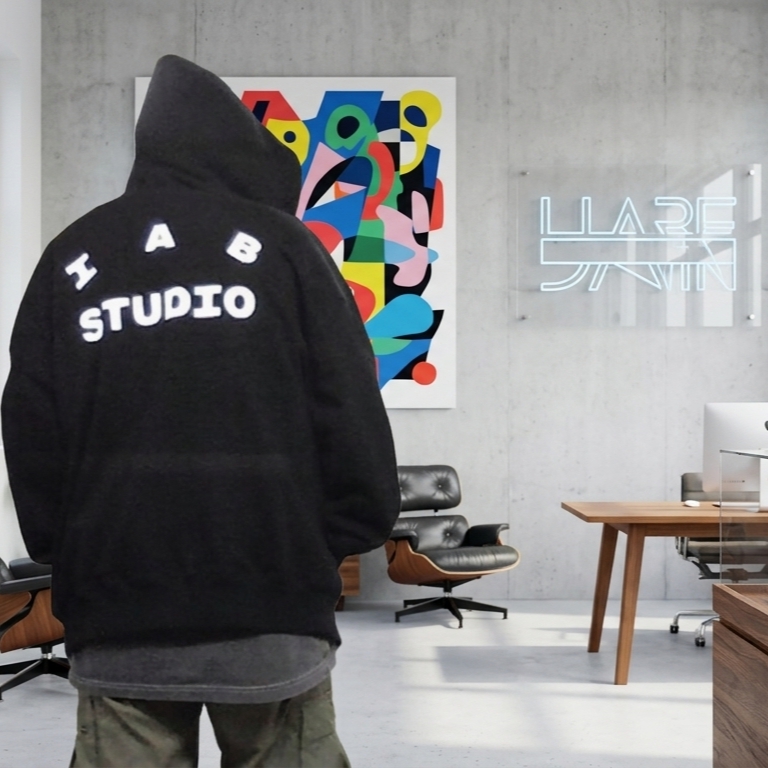 IAB Studio Zip-Up Hoodie Black - 26SS 착용 스타일 - 2