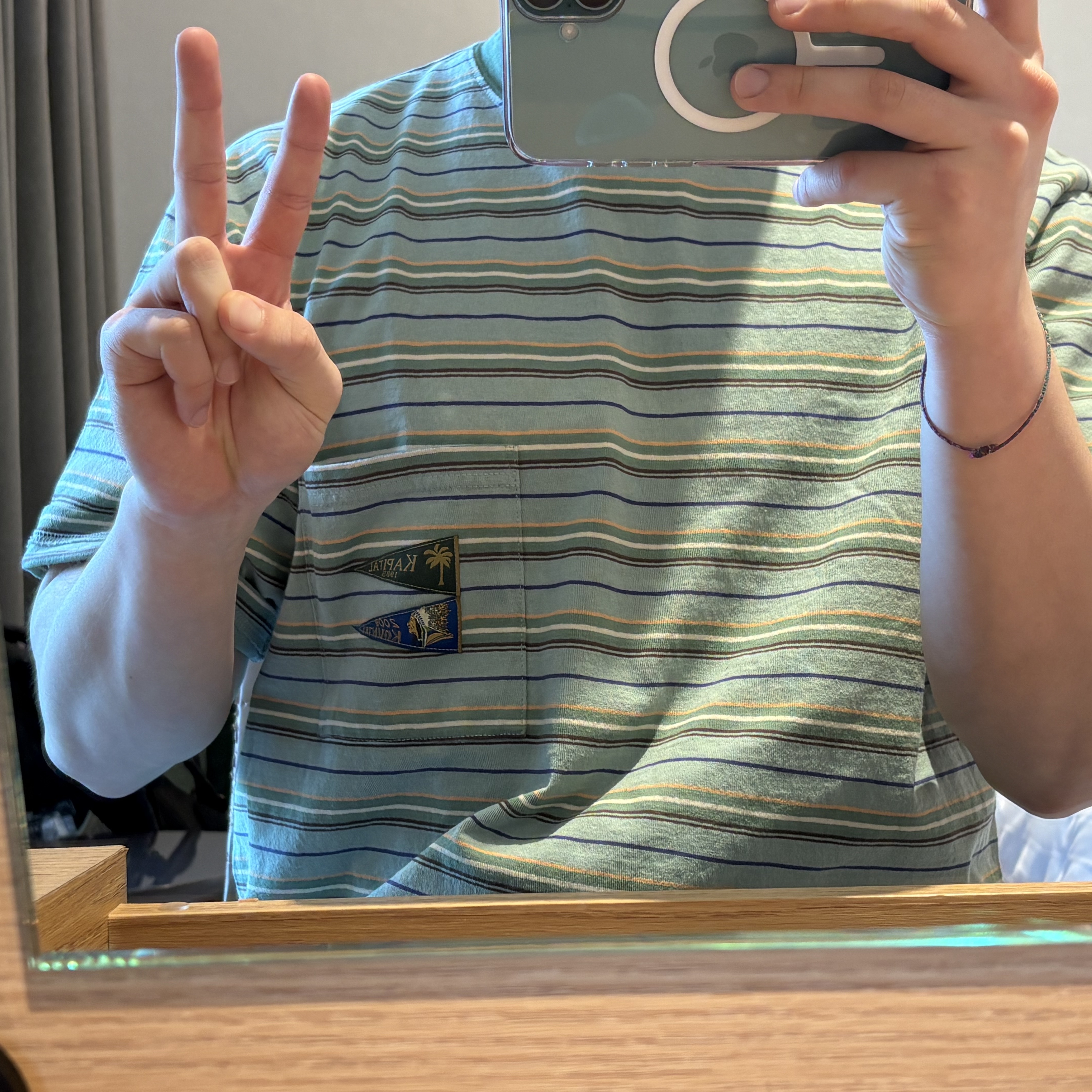 Kapital Multi Border Jersey Pennant T-Shirt 3Flags Mint Green, Apple iPhone 16 Plus 256GB Teal 착용 스타일 - 1