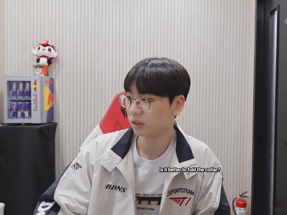 BDNS x T1 Base Jacket Beige, BDNS x T1 Player T-Shirts White Grey 착용 스타일 - 1