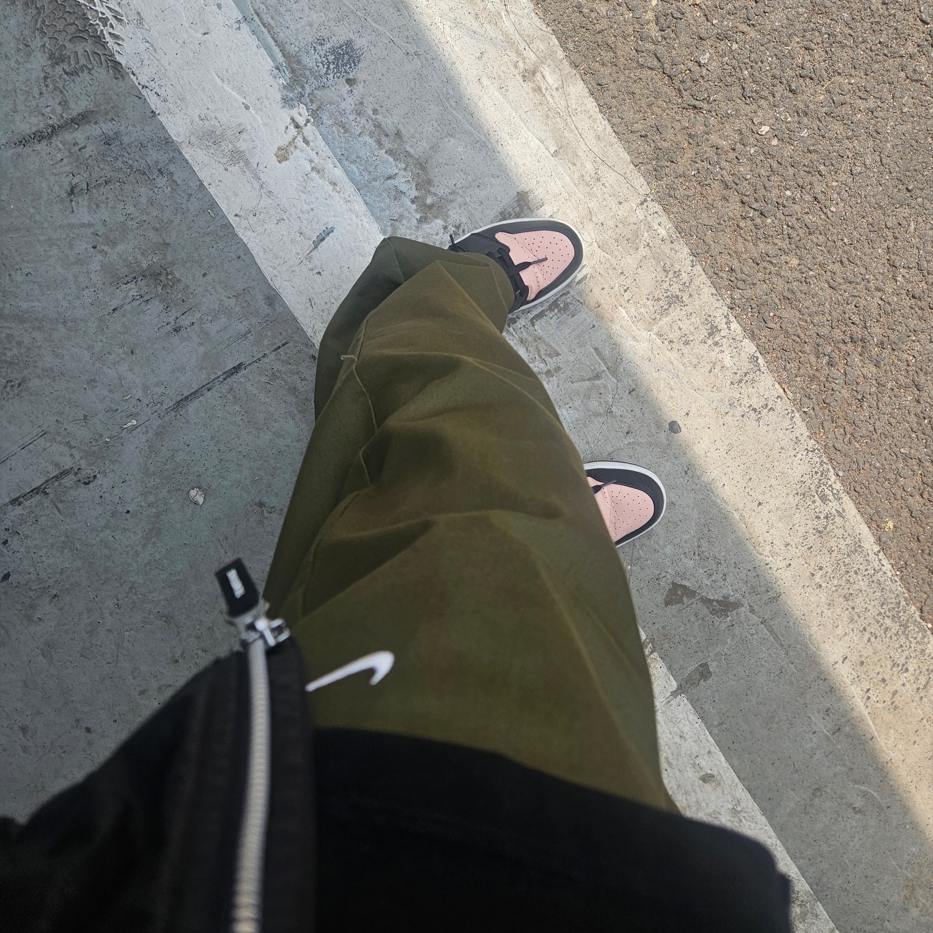 Jordan 1 Low Crimson Tint 착용 스타일