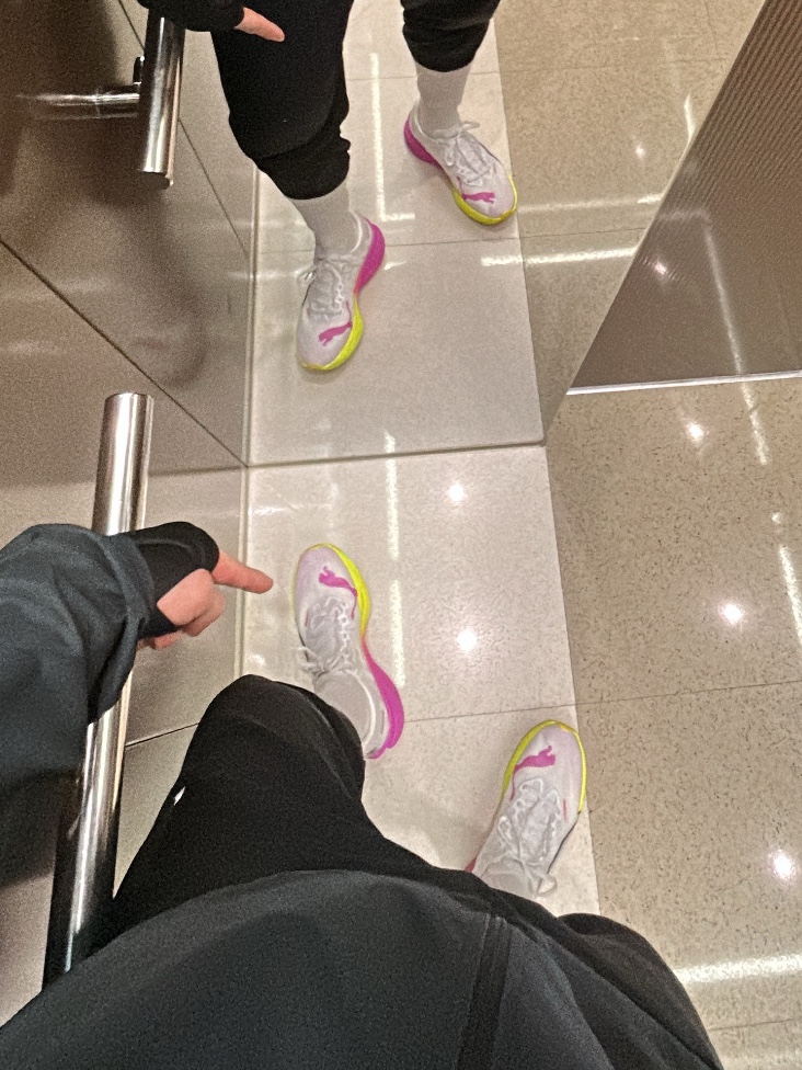 Puma Deviate Nitro Elite 3 White Pure Magenta 착용 스타일 - 2