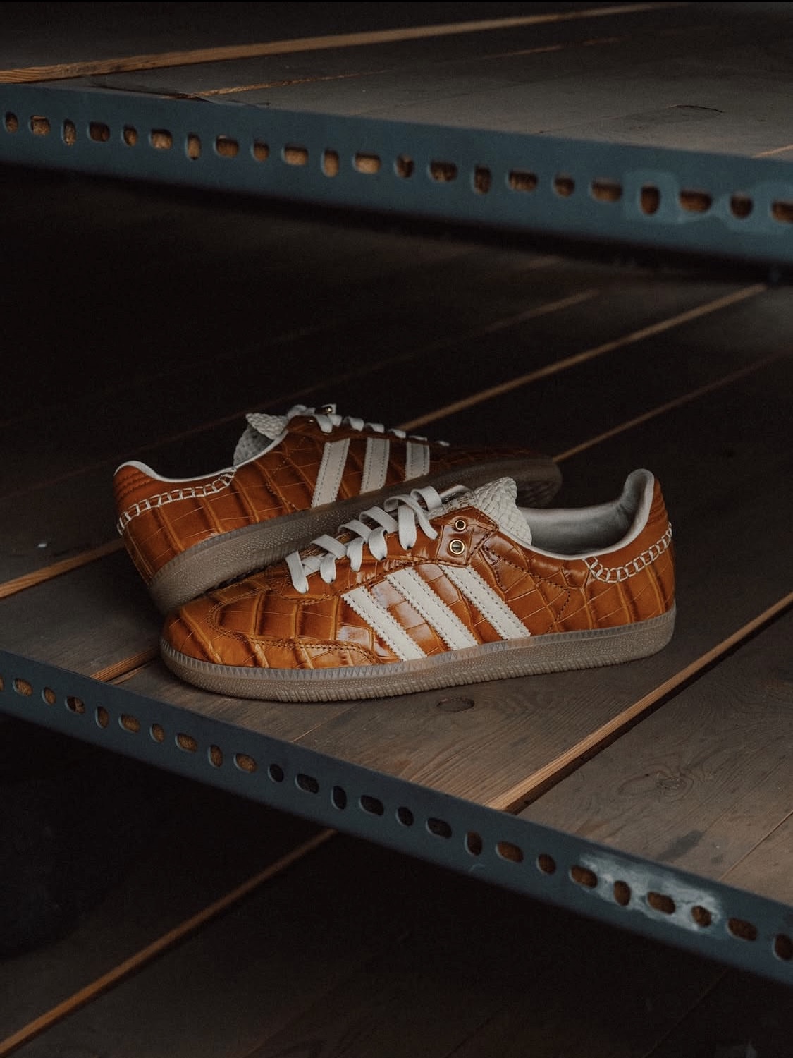 Adidas x Wales Bonner Samba Brown White 착용 스타일 - 6