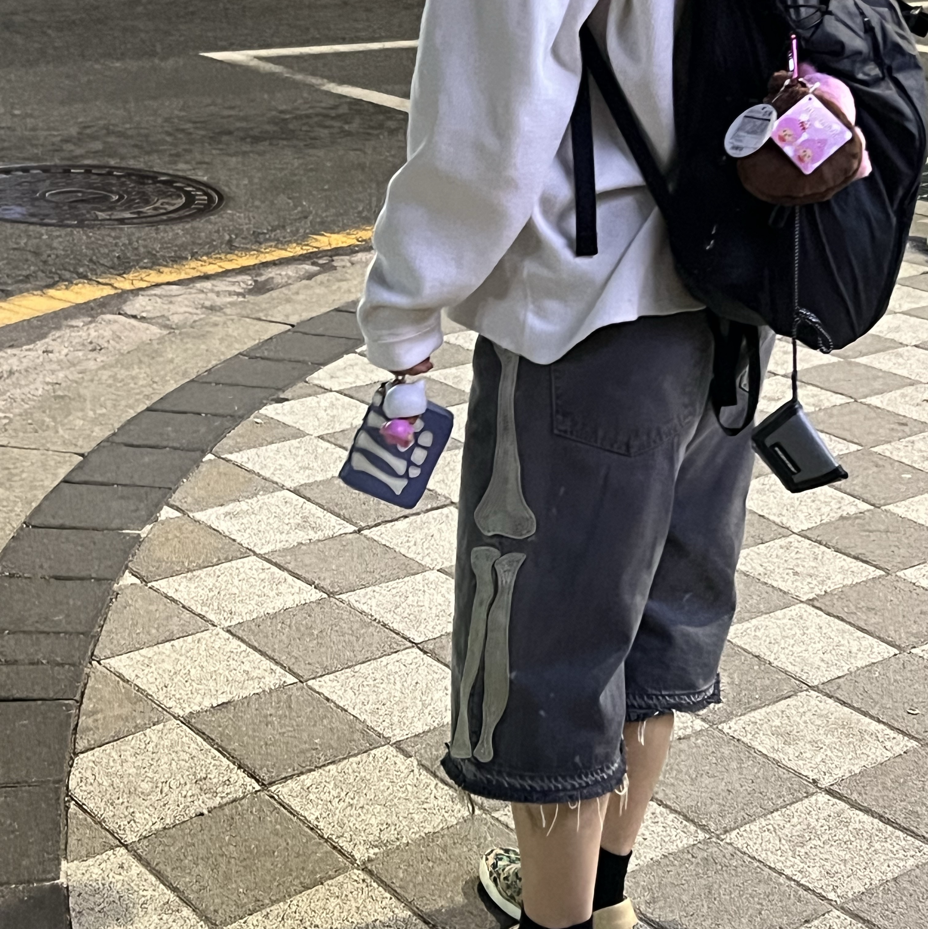 Kapital 14 oz. Denim 5P Bone Embroidery Short Pants Black, Kapital Thumbs Up Bone Hand Zip Mini Wallet Black 착용 스타일