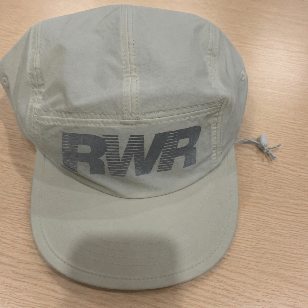 [KREAM 단독] runwhither Trail Cap Gray 착용 스타일