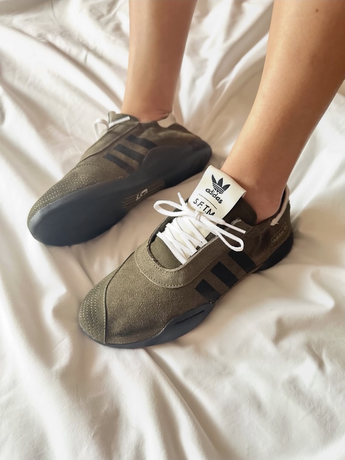 (W) Adidas x Song for the Mute Taekwondo Mei Olive Core Black 착용 스타일 - 1
