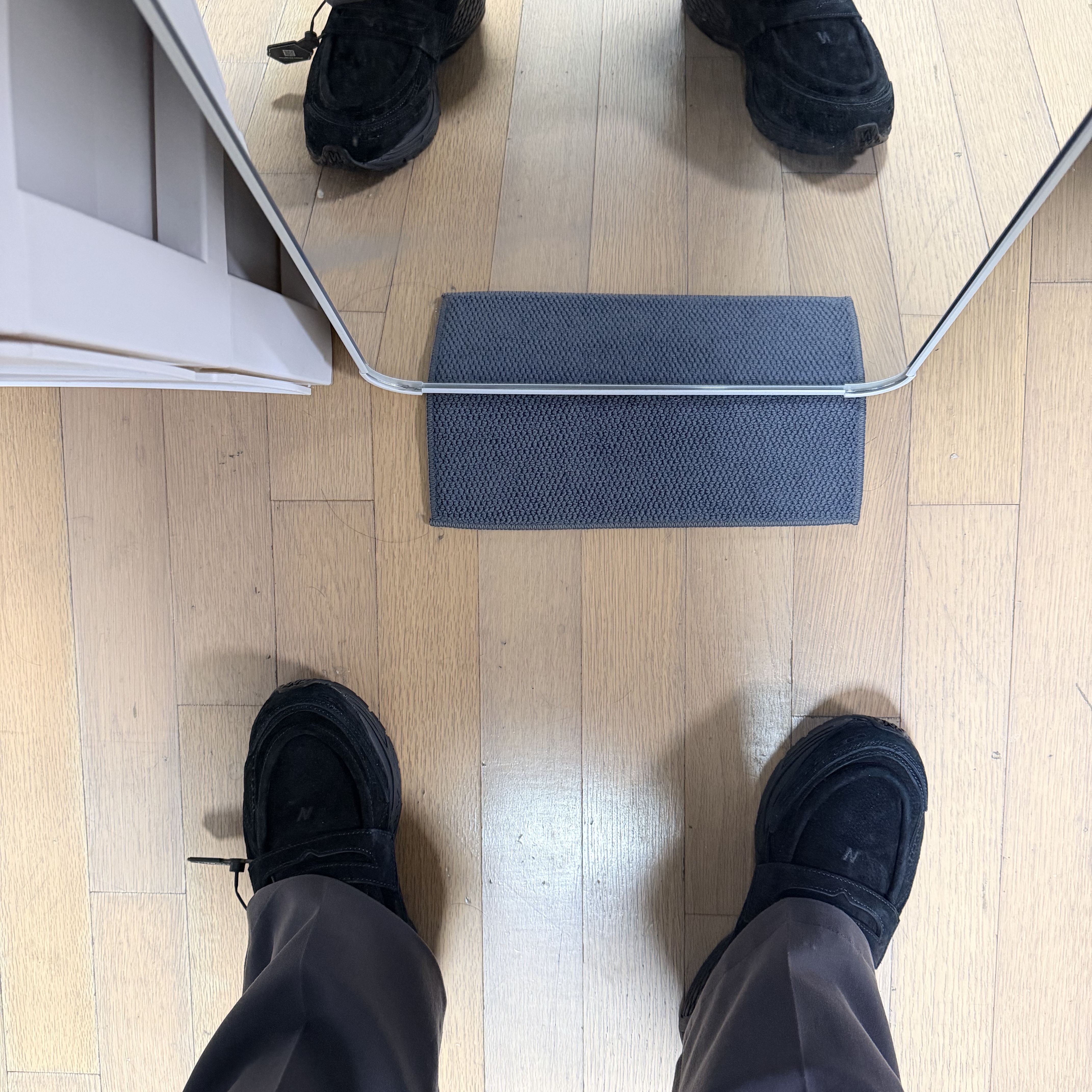 New Balance 1906L Black Black Cement 착용 스타일
