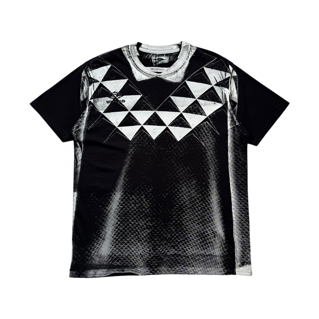 엄브로 x 세컨드하프 #1 티셔츠 블랙(Umbro x Secondhalf.pdf #1 T-Shirt Black) - 1
