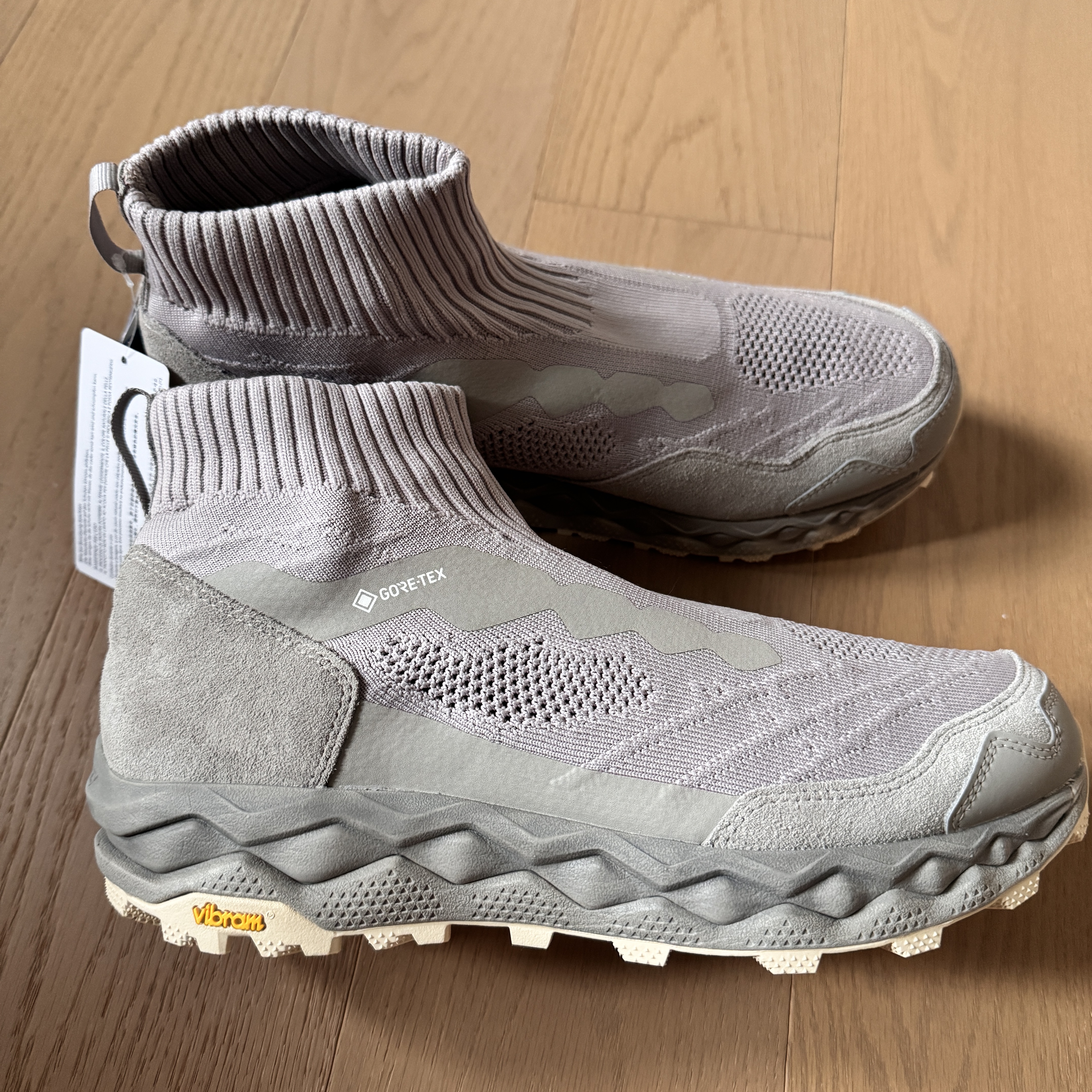 Mizuno x Nonnative Wave Mujin LS Mid GTX Vintage Khaki 착용 스타일 - 1