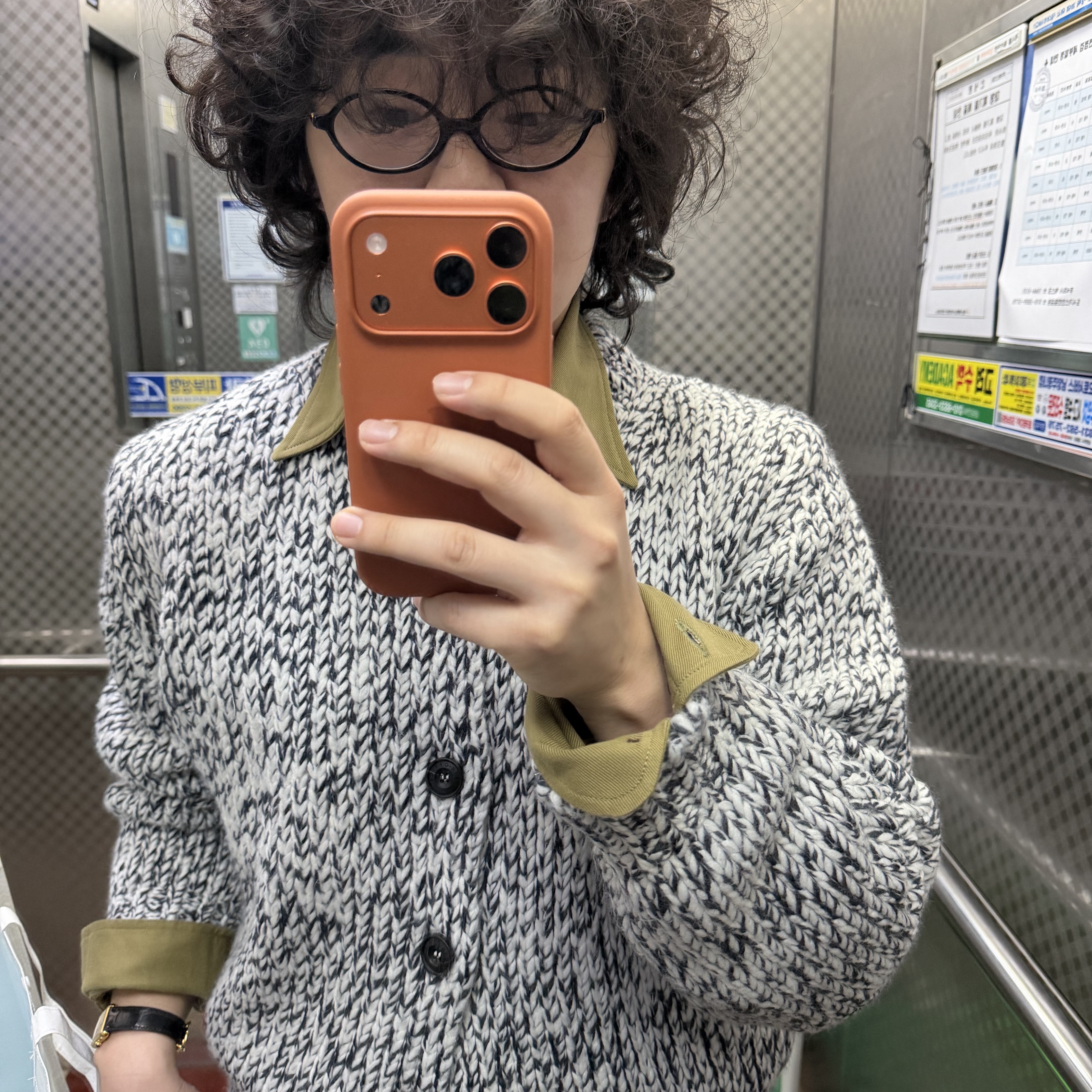 STU Heather Round Neck Cardigan 착용 스타일 - 2