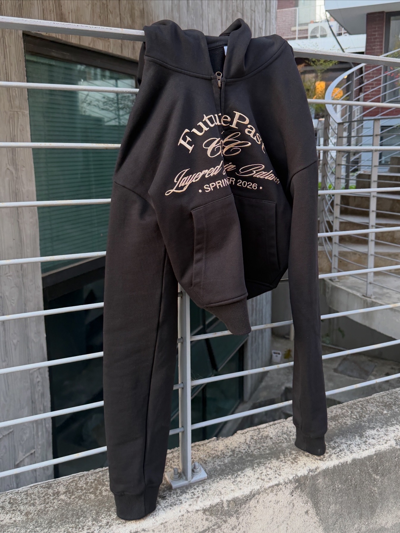 CSC Classic Hoodie Zip-Up 착용 스타일 - 4