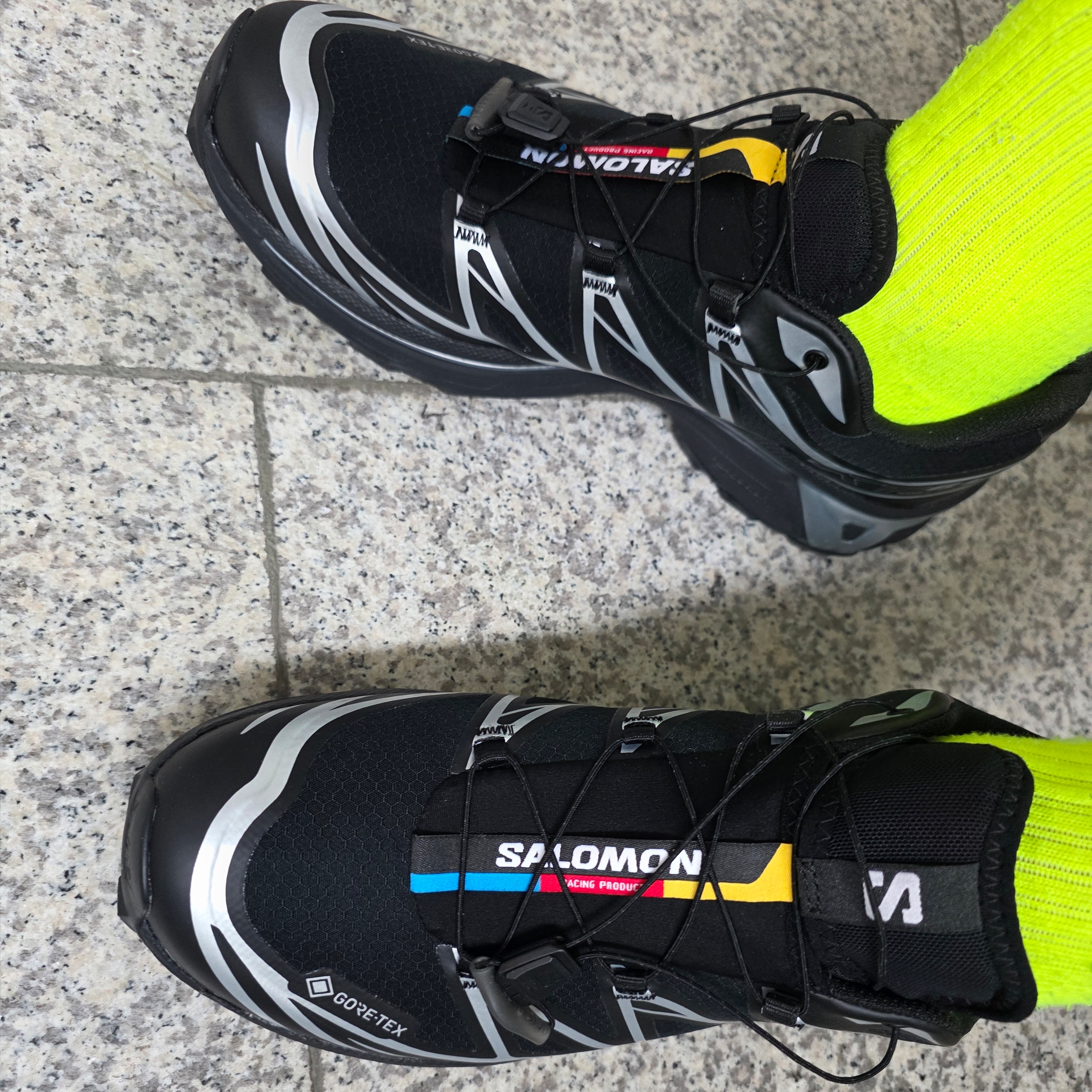 Salomon XT-6 GTX Black Silver 착용 스타일 - 3