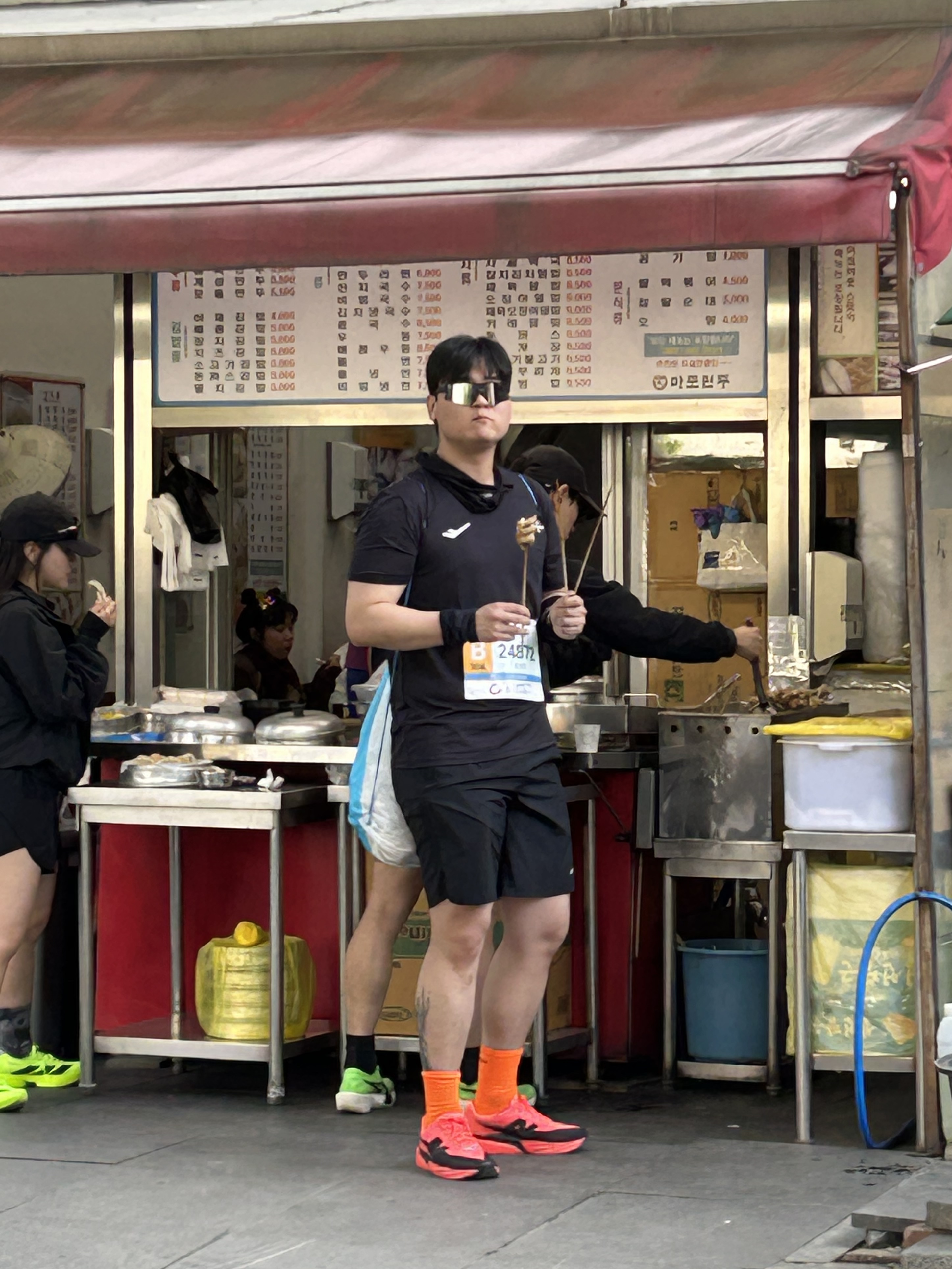 New Balance FuelCell Rebel v5 Urgent Red Black Silver Metallic - 2E Wide, Nike Dri-Fit Stride 5 Inch Brief Lined Running Shorts Black - Asia 착용 스타일 - 4