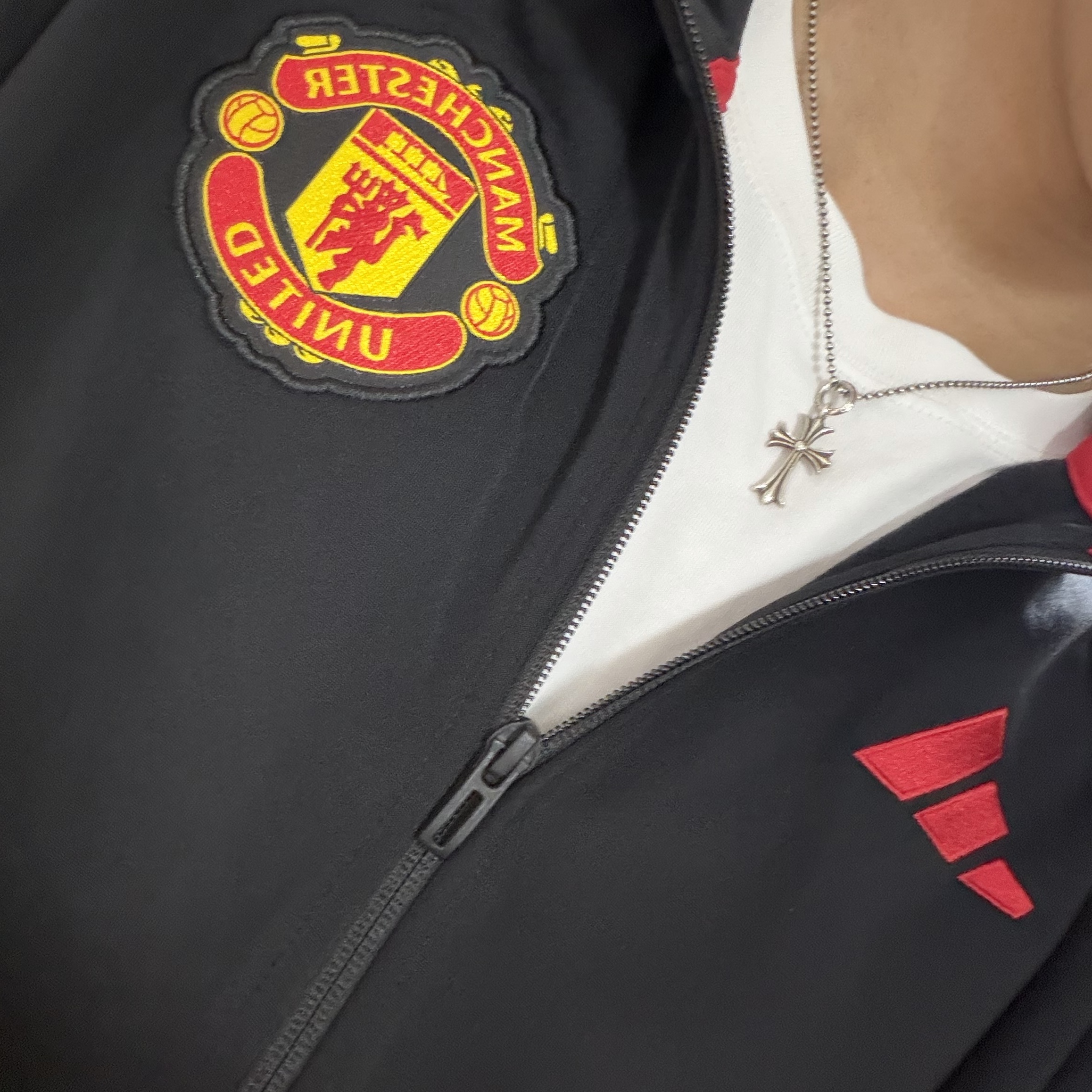 Adidas Manchester United DNA Track Top Black - US Sizing, Hansroom Chrome Hearts Tiny CH cross Charm 착용 스타일