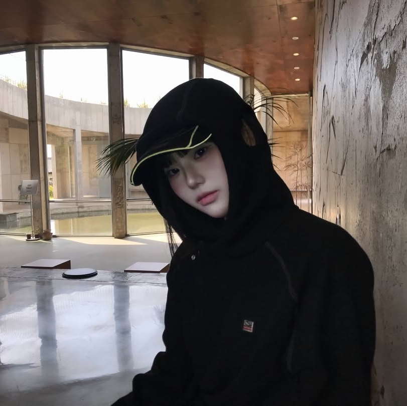 SPORT CHAMBER SC Waffle Ear-Open Hood T-shirt BLACK 착용 스타일 - 2