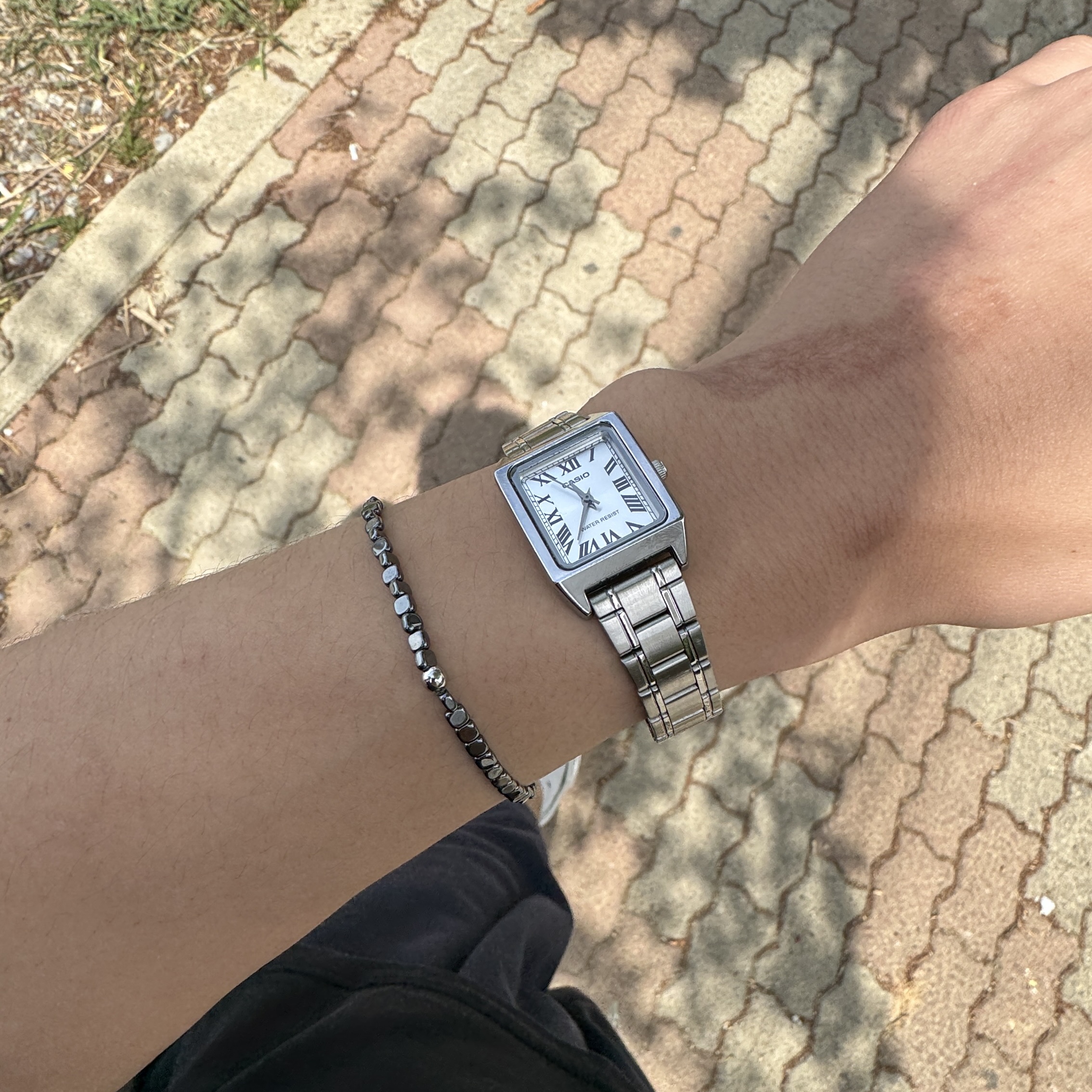 Casio LTP-V007D-7B 착용 스타일
