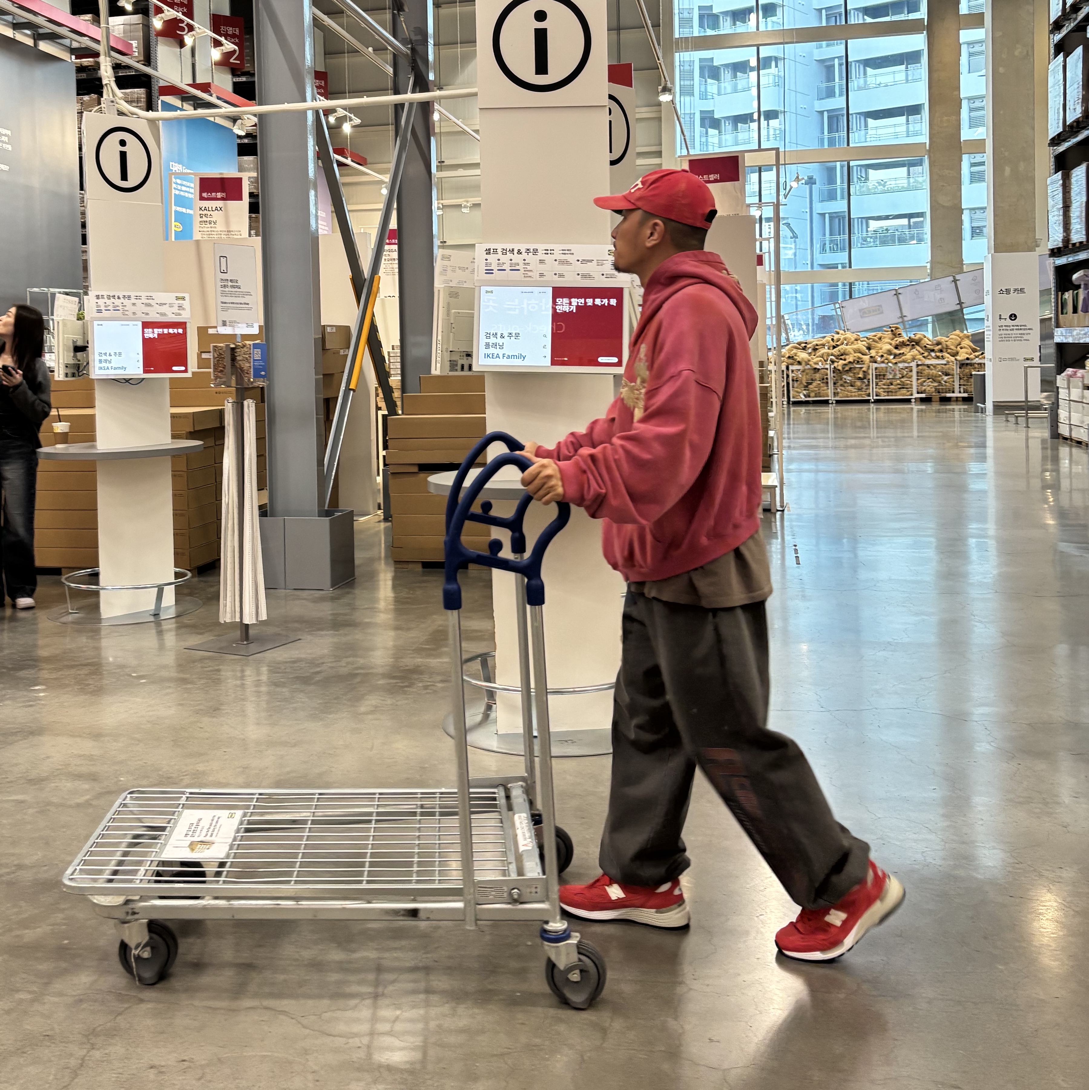 Saint Mxxxxxx Saint 6 Panel Cap Red - 25SS, Undermycar x Nautica Aplique Hood Zip Up Red - 25SS 착용 스타일
