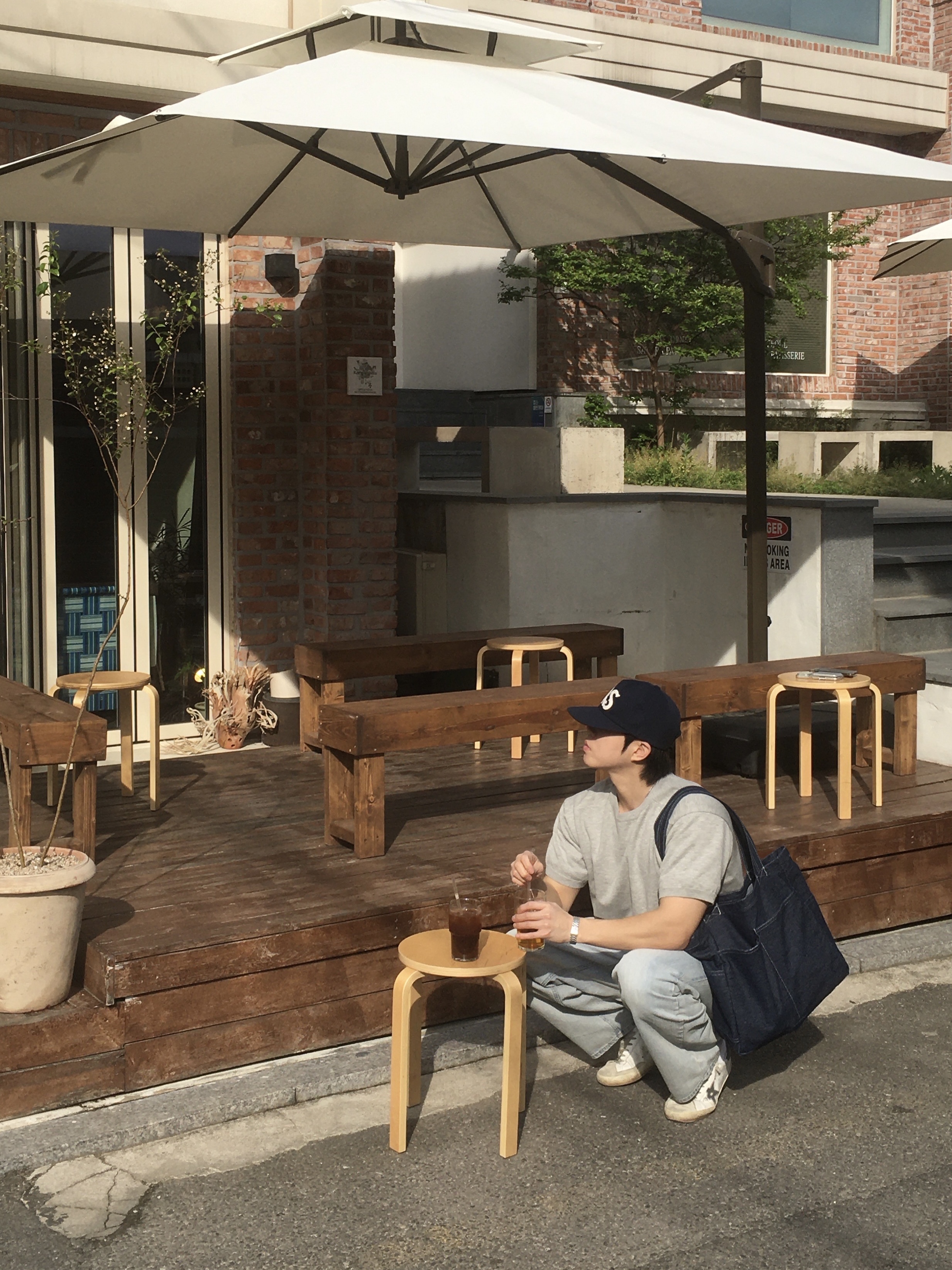 Rust And Stone Chain Stitch Ball Cap Navy 착용 스타일 - 3