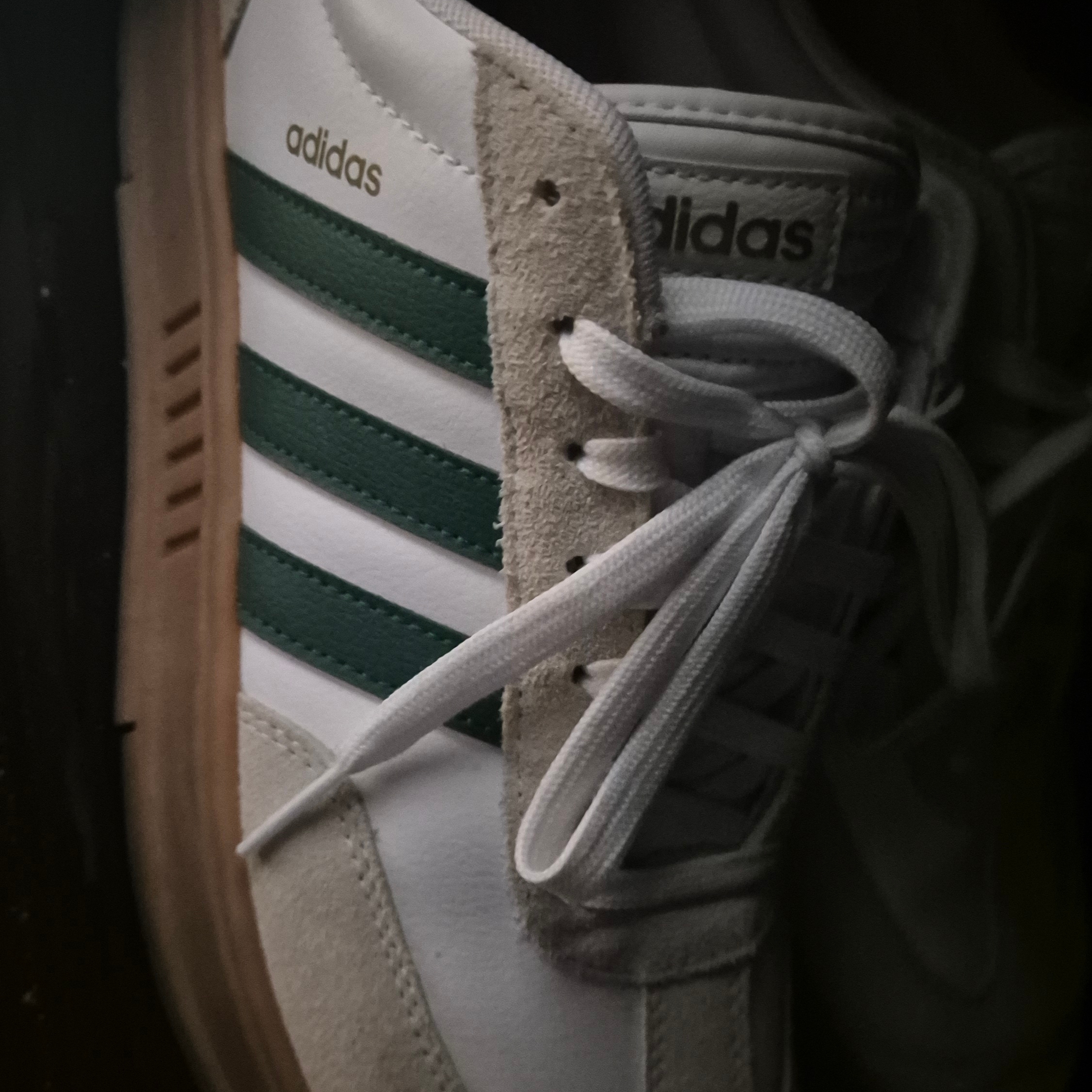 Adidas Gradas Collegiate Green 착용 스타일