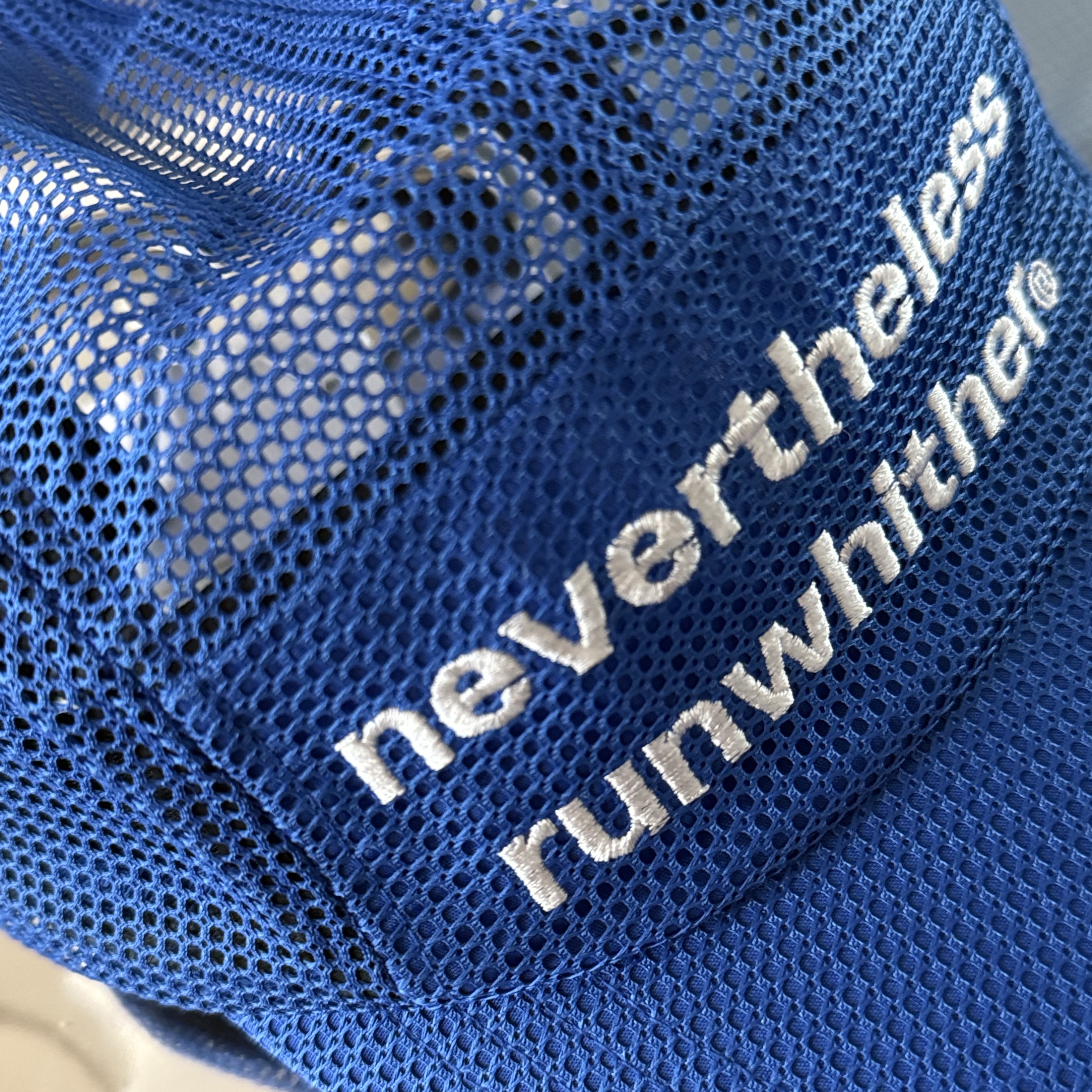 [KREAM 단독] runwhither Mesh Cap Blue 착용 스타일