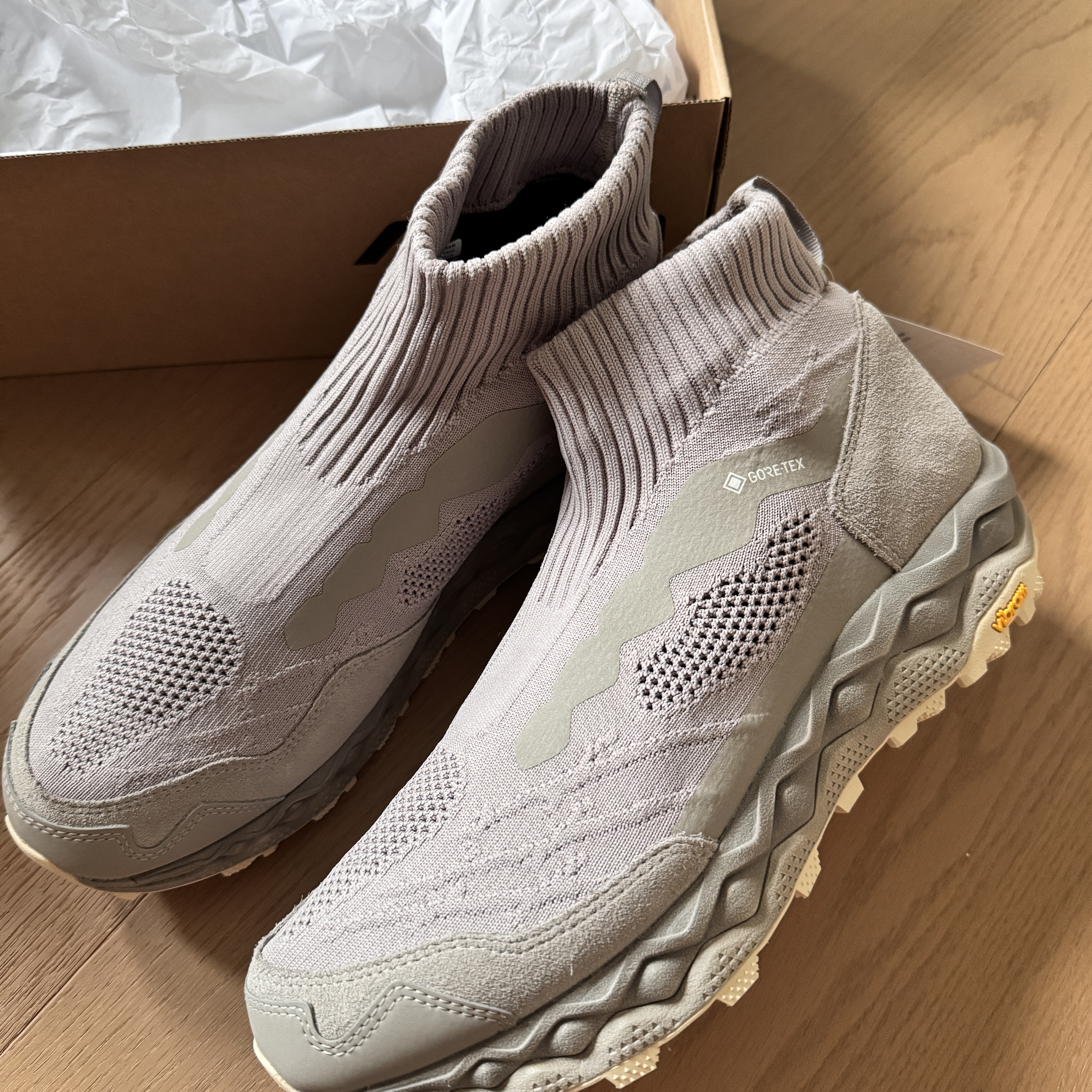 Mizuno x Nonnative Wave Mujin LS Mid GTX Vintage Khaki 착용 스타일 - 2
