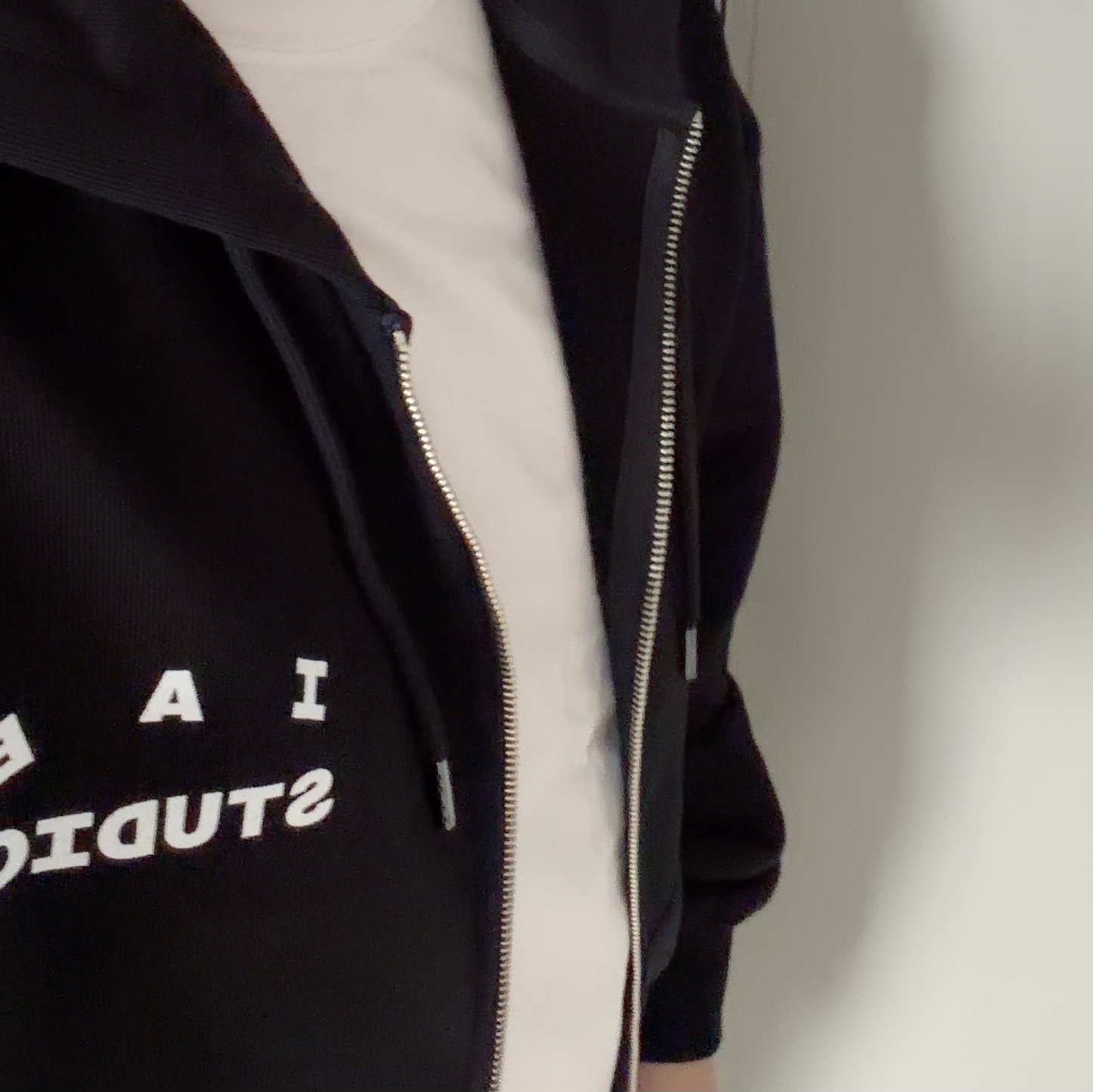 IAB Studio Zip-Up Hoodie Black - 26SS 착용 스타일 - 2