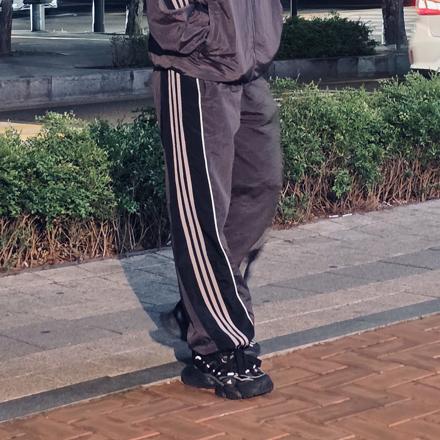 Adidas Vento XLG Deluxe Black Silver, Adidas Adilenium 5.0 Track Pants Black - US Sizing 착용 스타일 - 2