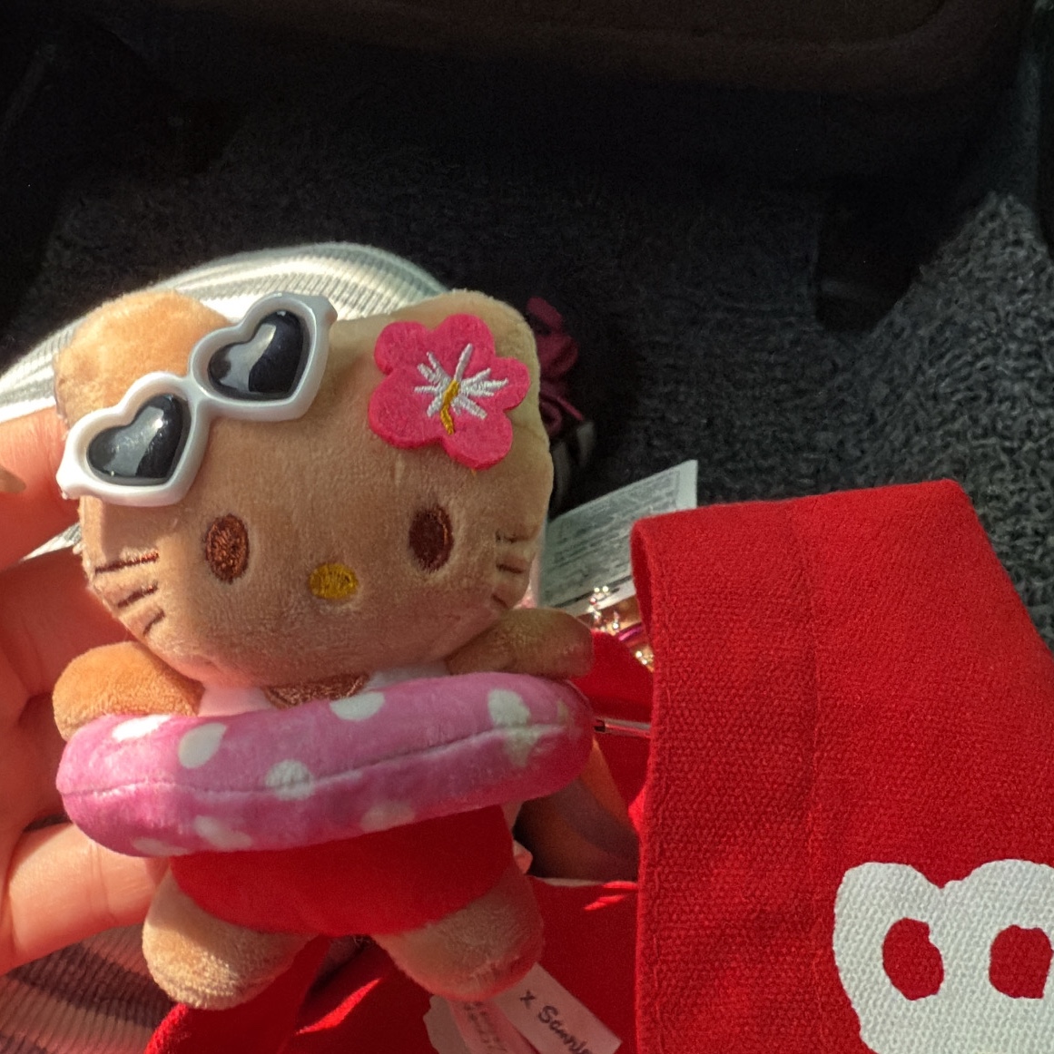 Sanrio x Olive Young Tanning Sanrio Characters Doll Keyring Tanning Hello Kitty 착용 스타일