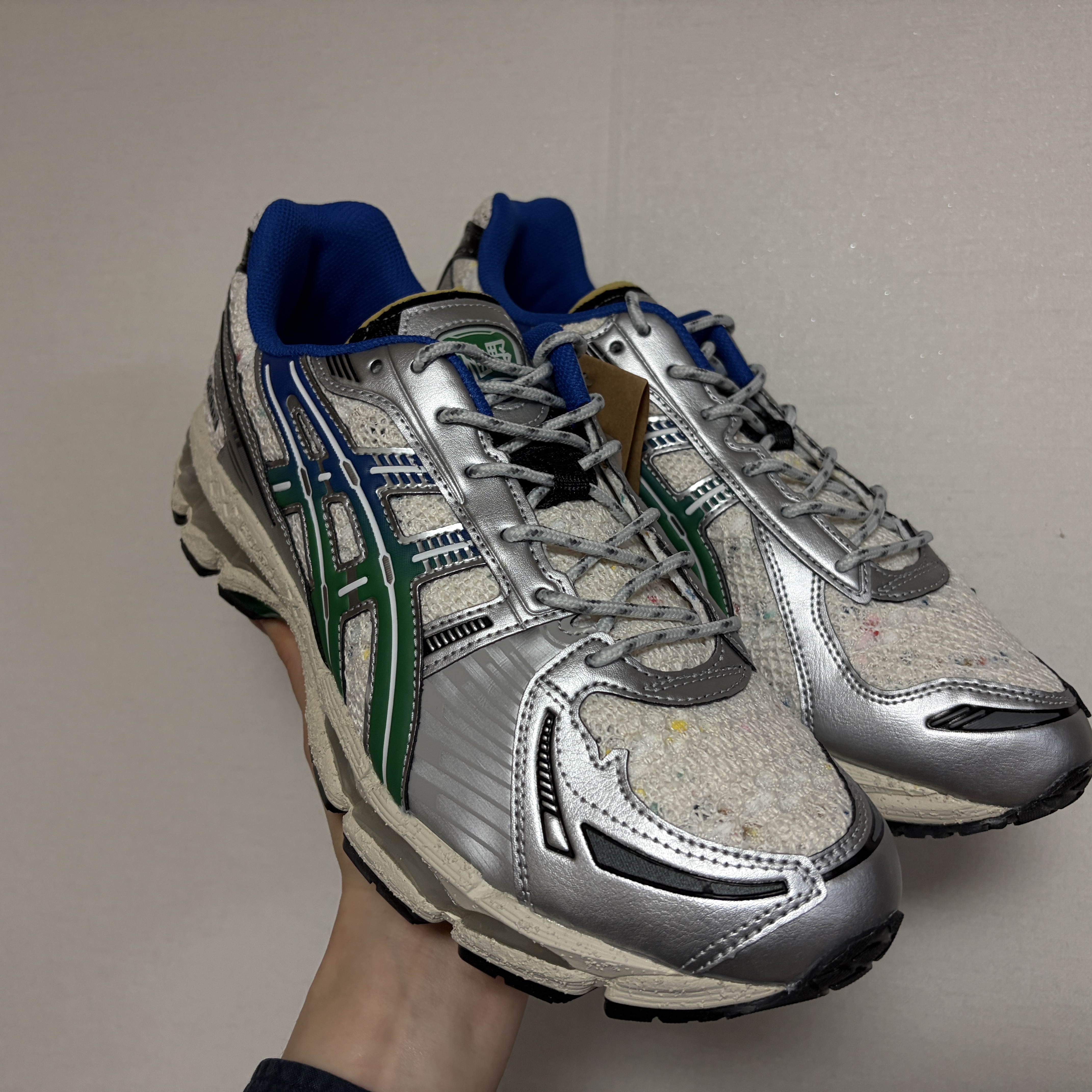Asics x Carnival Gel-Kayano 12.1 Cream Green Basil 착용 스타일 - 4