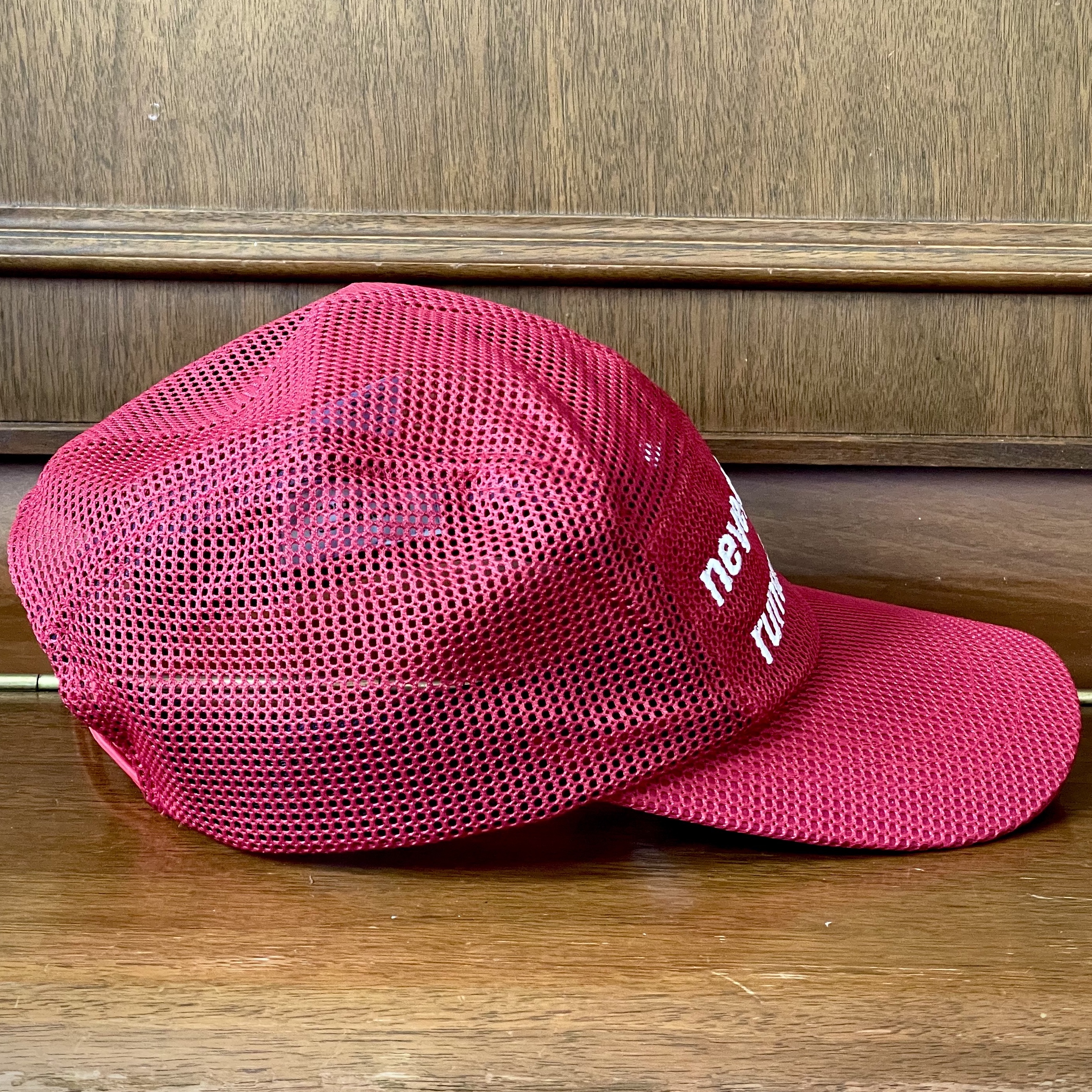 [KREAM 단독] runwhither Mesh Cap Red 착용 스타일 - 2